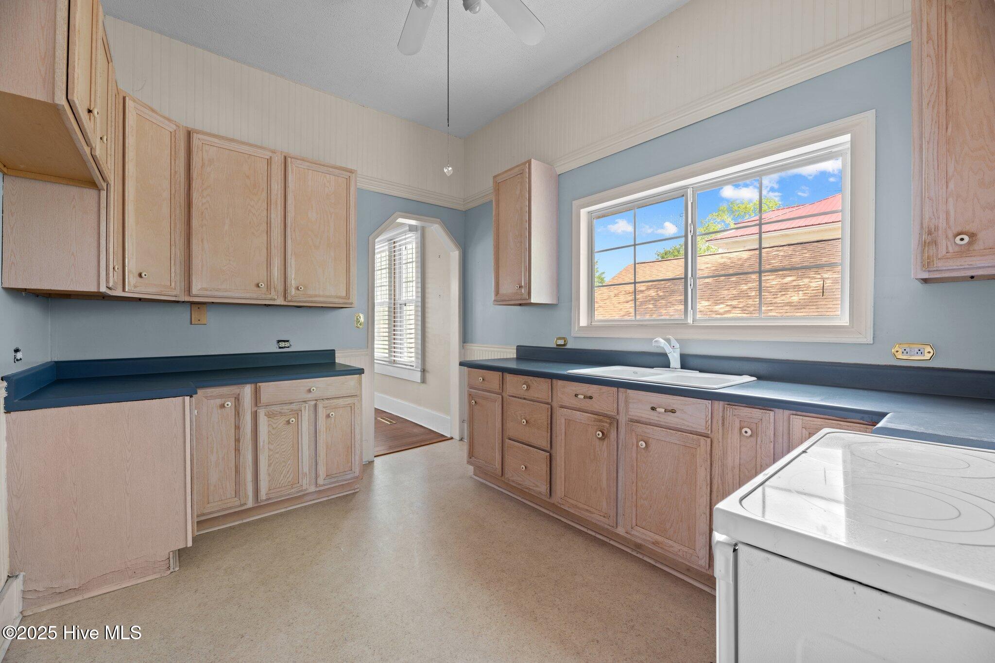 1319 Rhem Avenue Property Photo 18
