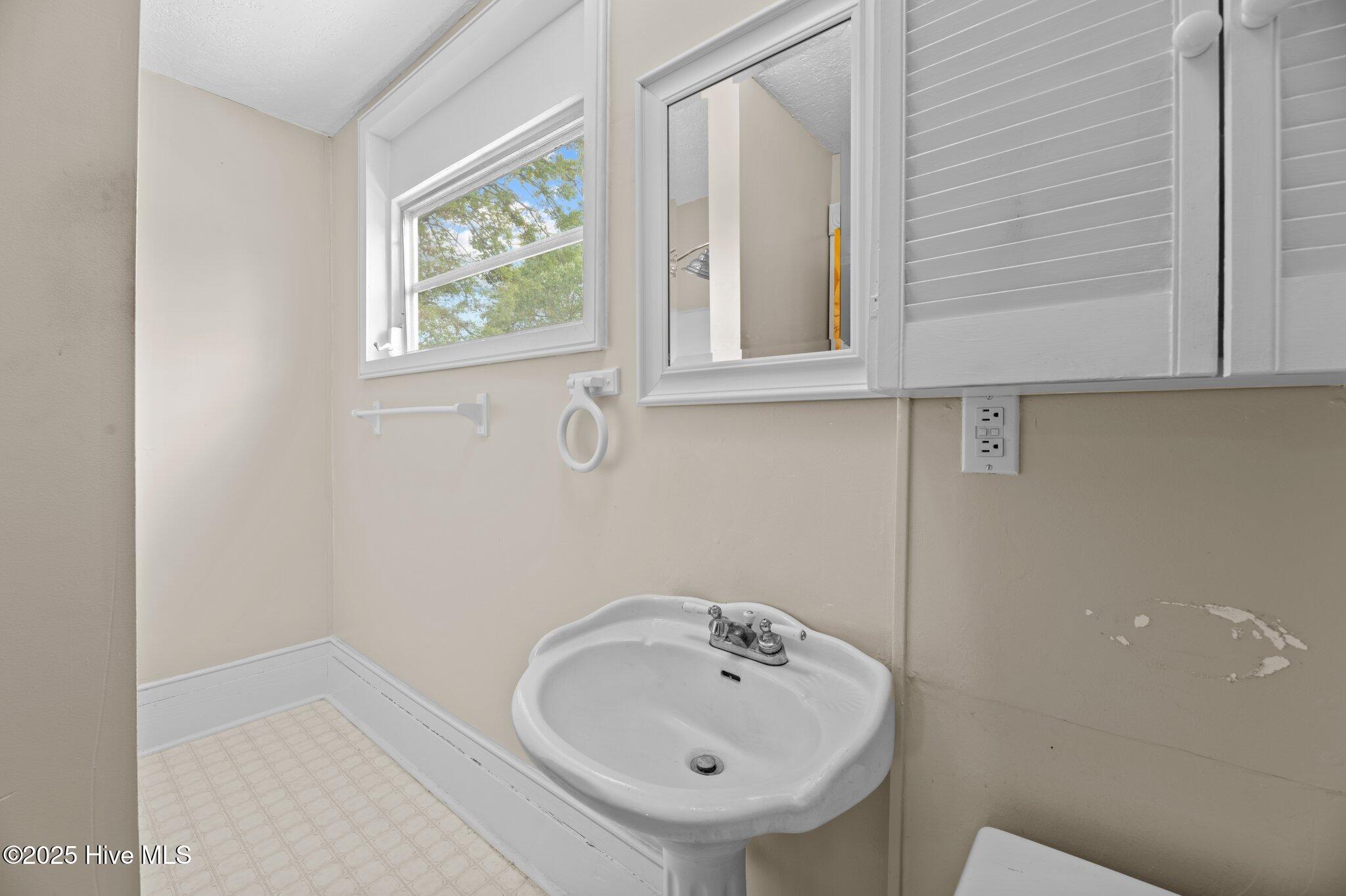 1319 Rhem Avenue Property Photo 32
