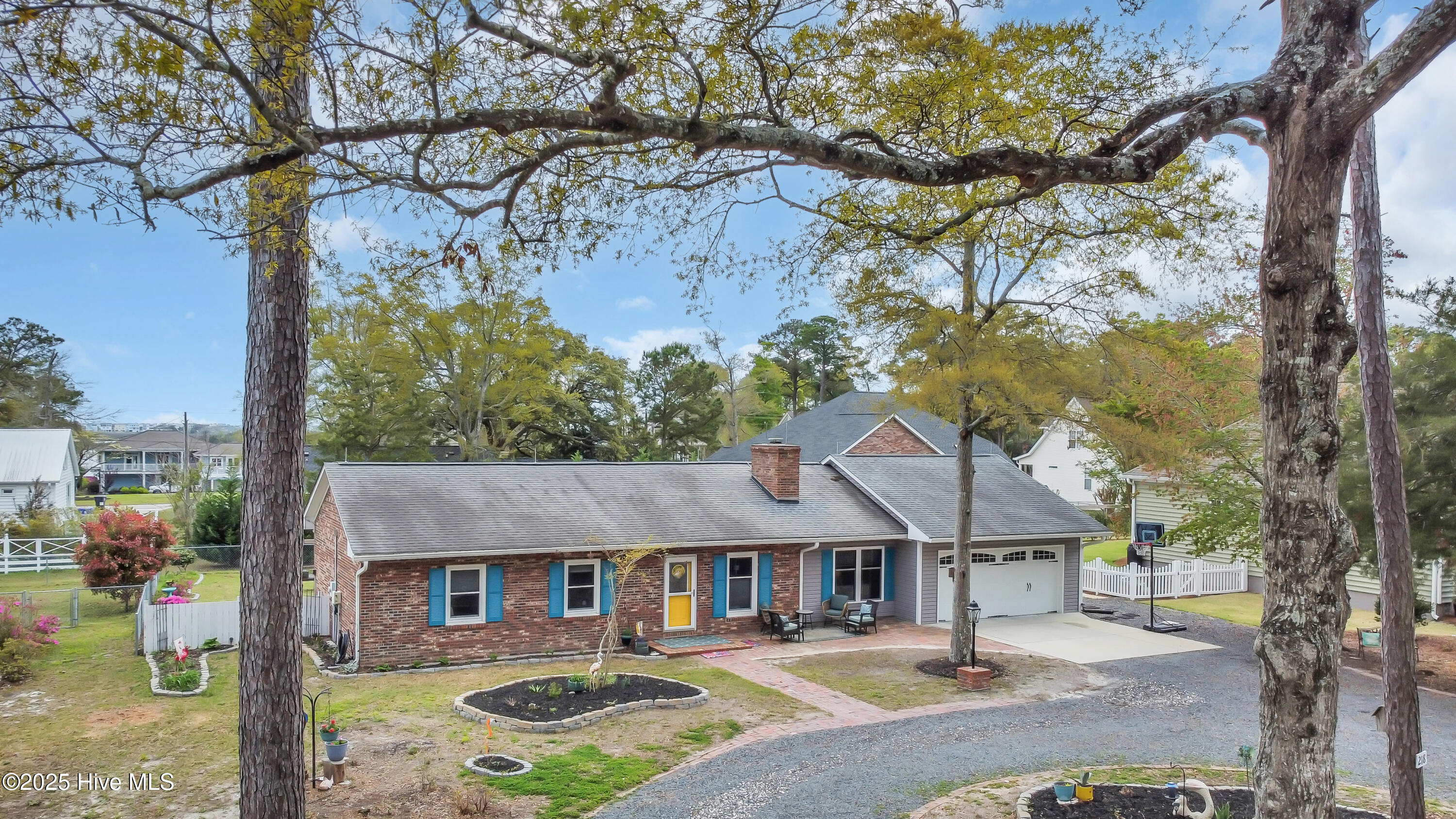 218 Azalea Circle Property Photo 5