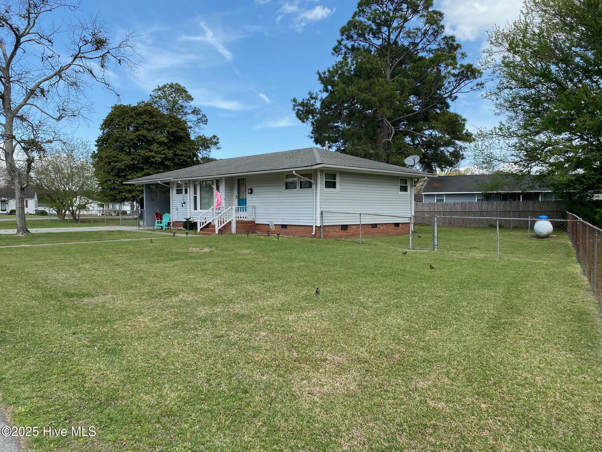 104 Hawthorne Road Property Photo