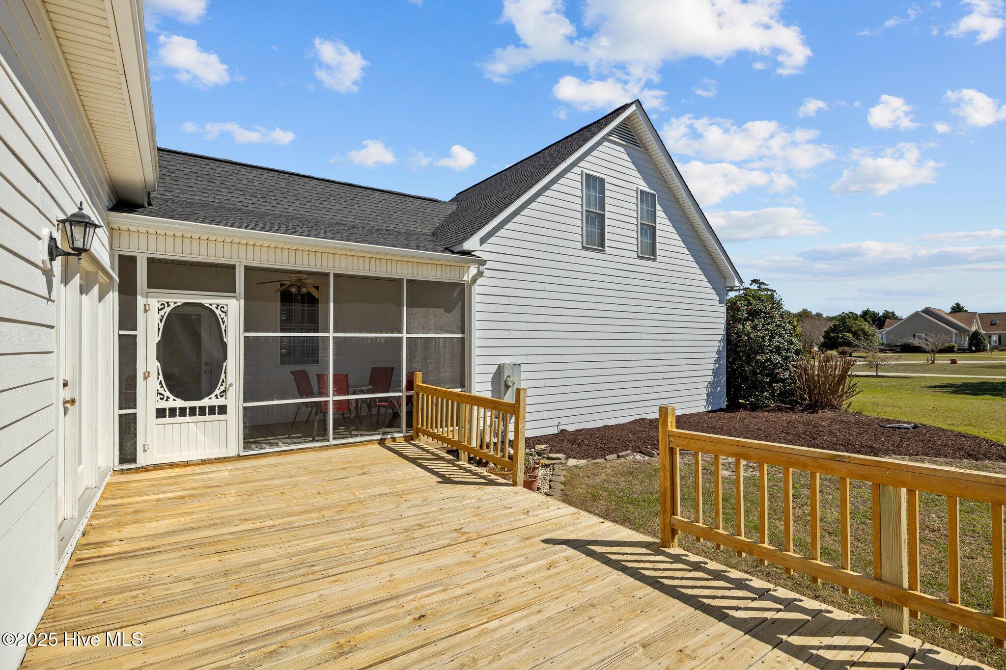 108 Phillips Landing Drive Property Photo 10