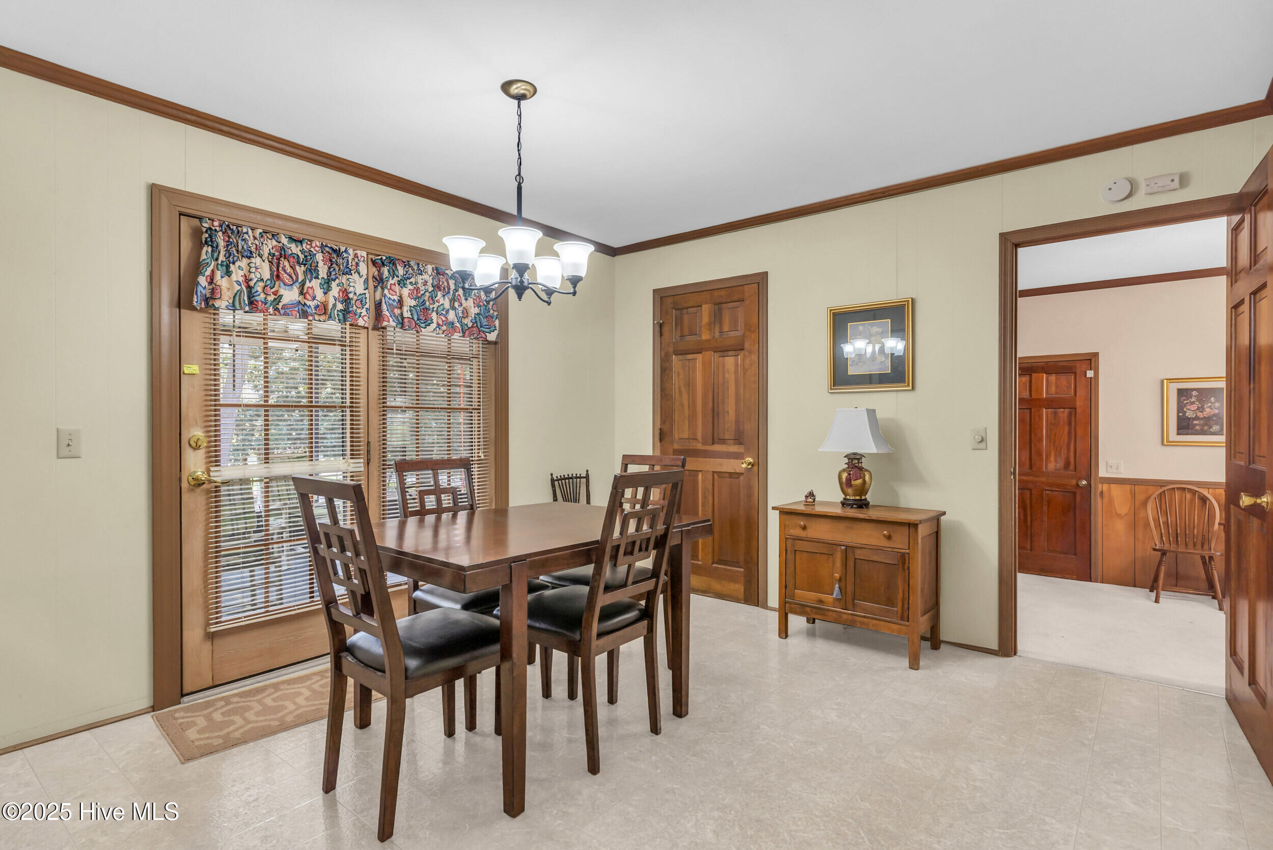 302 Shamrock Drive Drive Property Photo 12