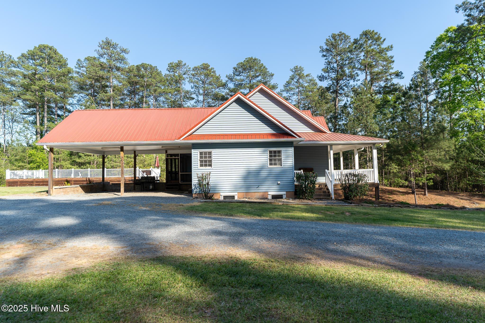 104 Bridle Path Lane Property Photo 4