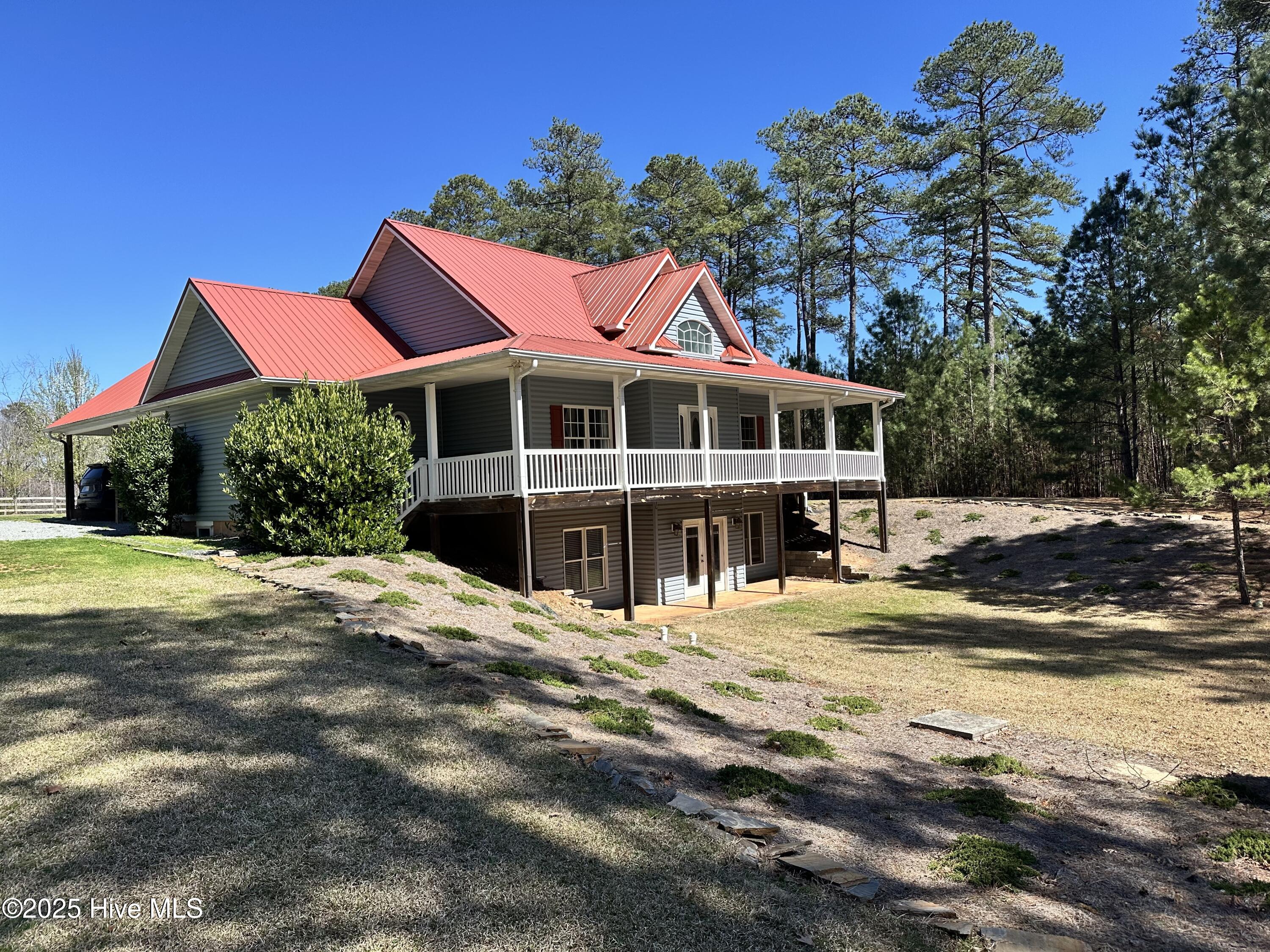 104 Bridle Path Lane Property Photo 4