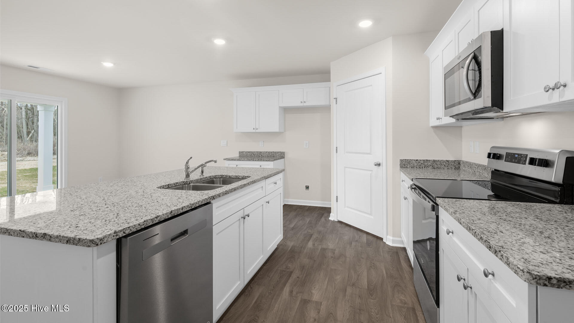 201 Grove Lane Property Photo 3