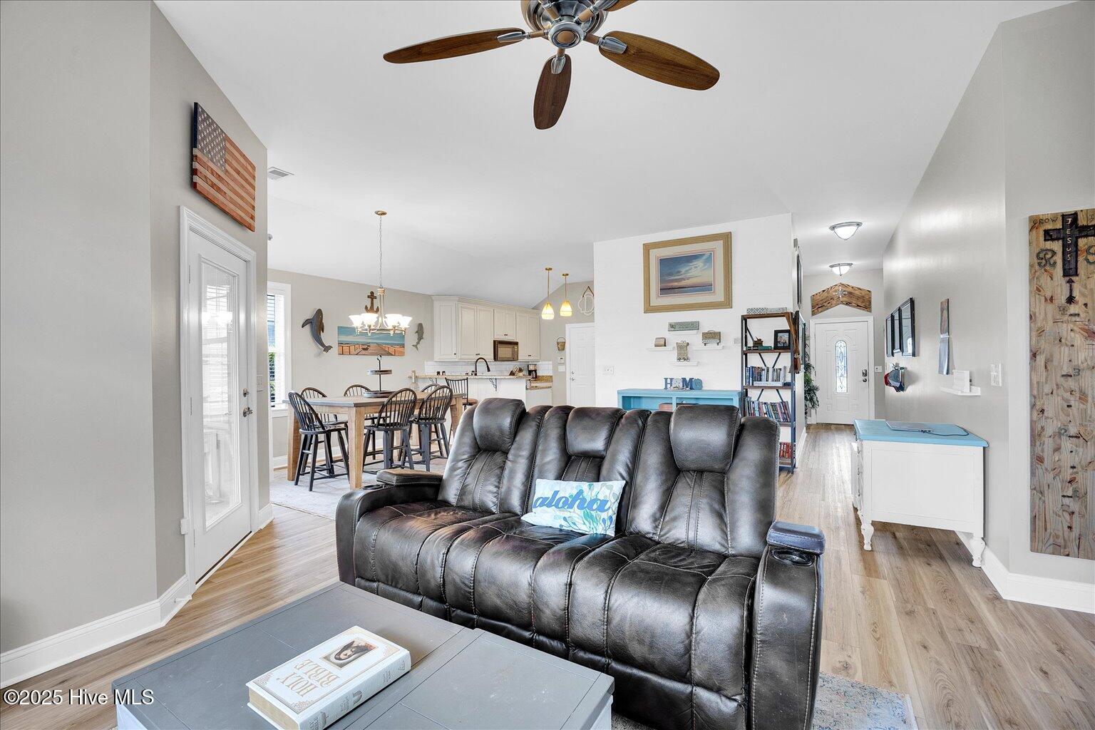 115 Castle Bay Drive Property Photo 15