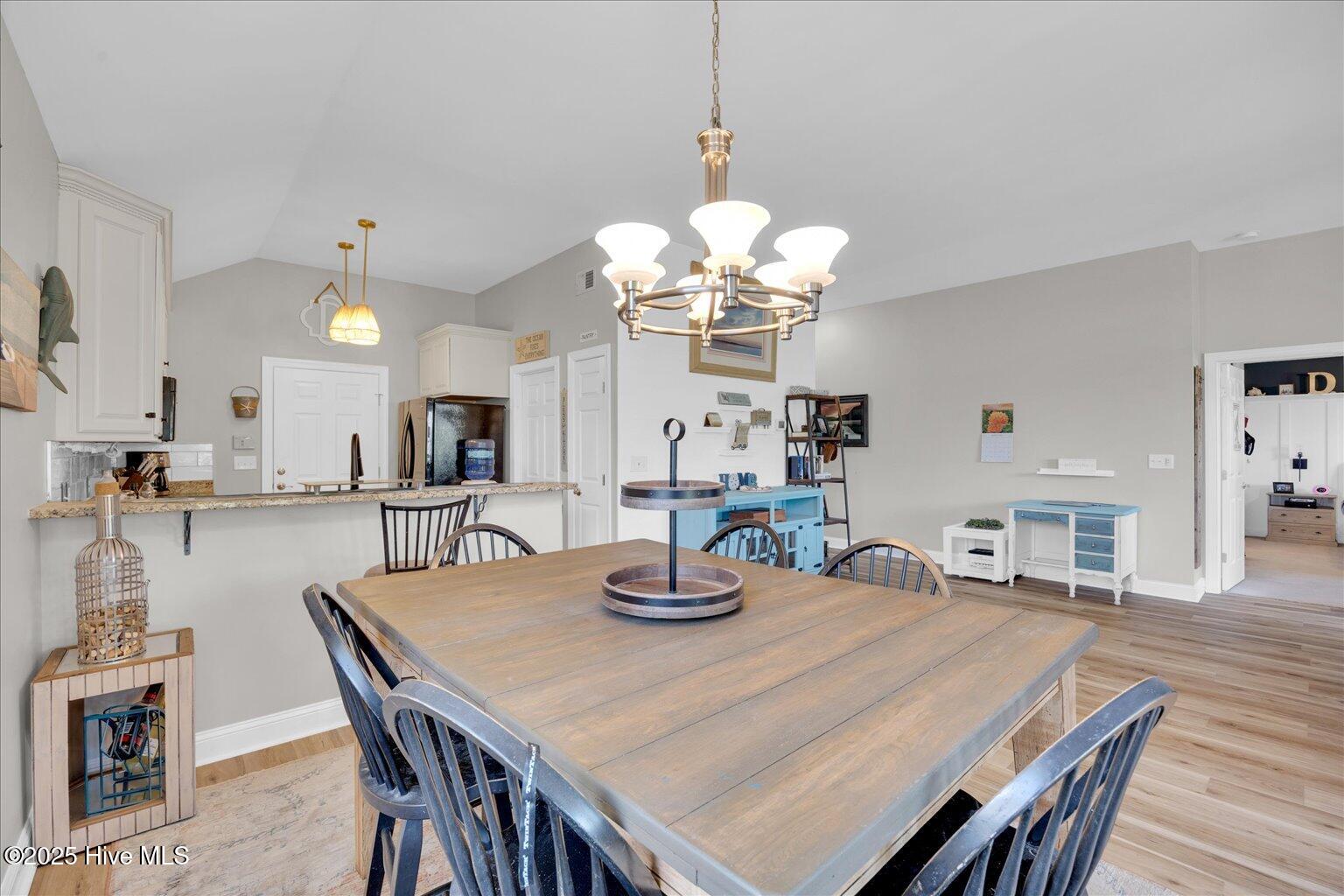 115 Castle Bay Drive Property Photo 17