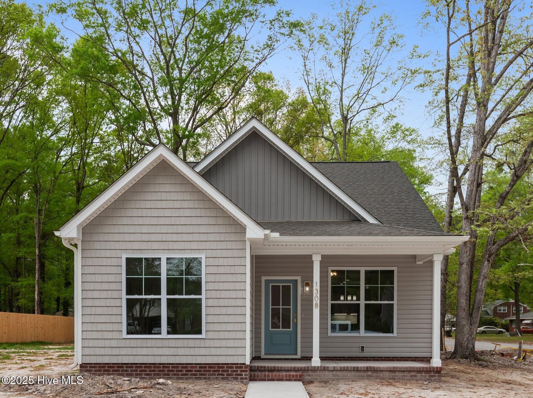 1308 W Canal Street Property Photo