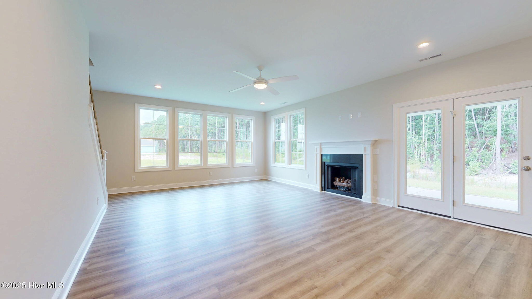 1007 Exeter Place Property Photo 8