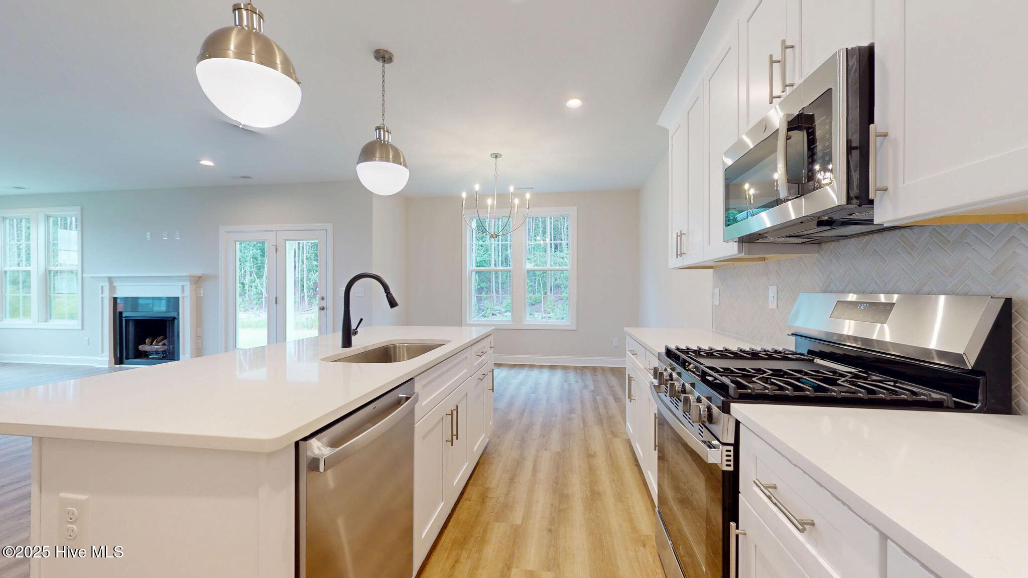 1007 Exeter Place Property Photo 12