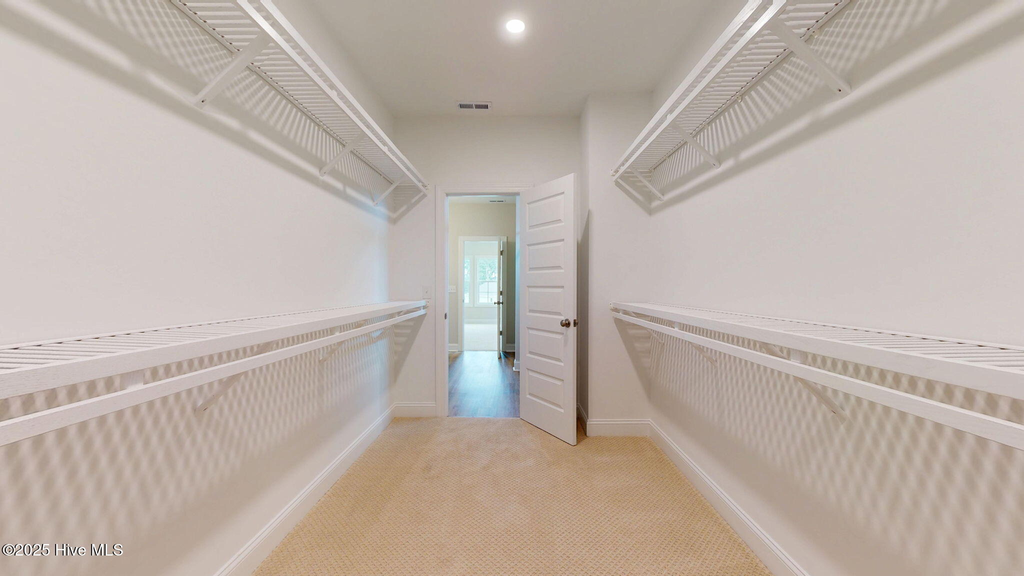 1007 Exeter Place Property Photo 34