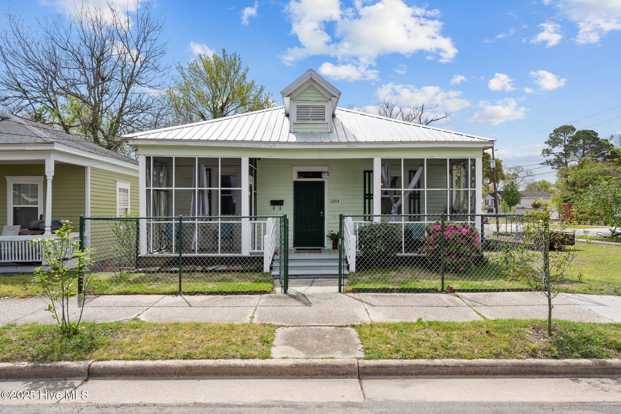 1204 Castle Street Property Photo