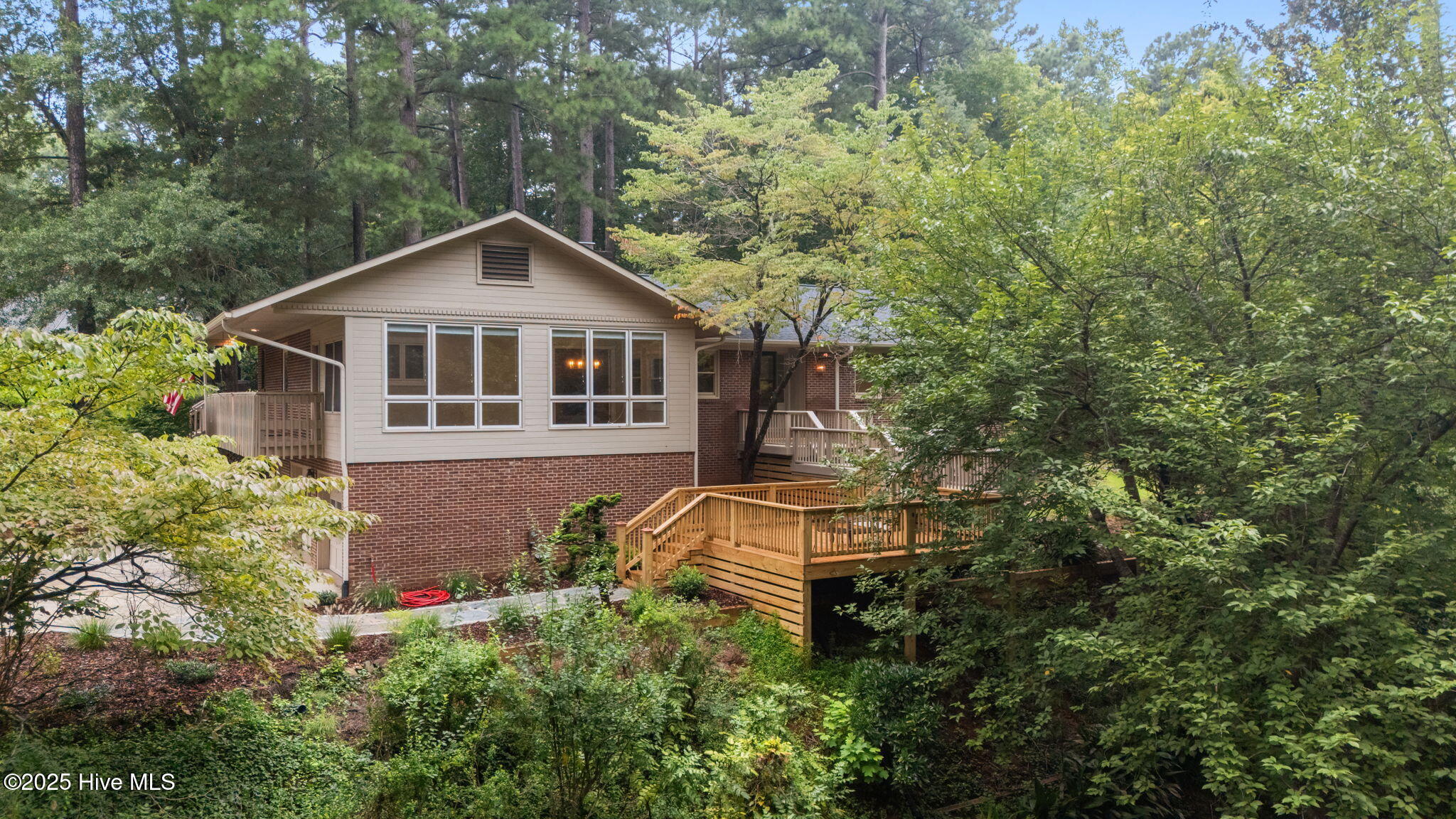 1705 Lord Ashley Drive Property Photo 1