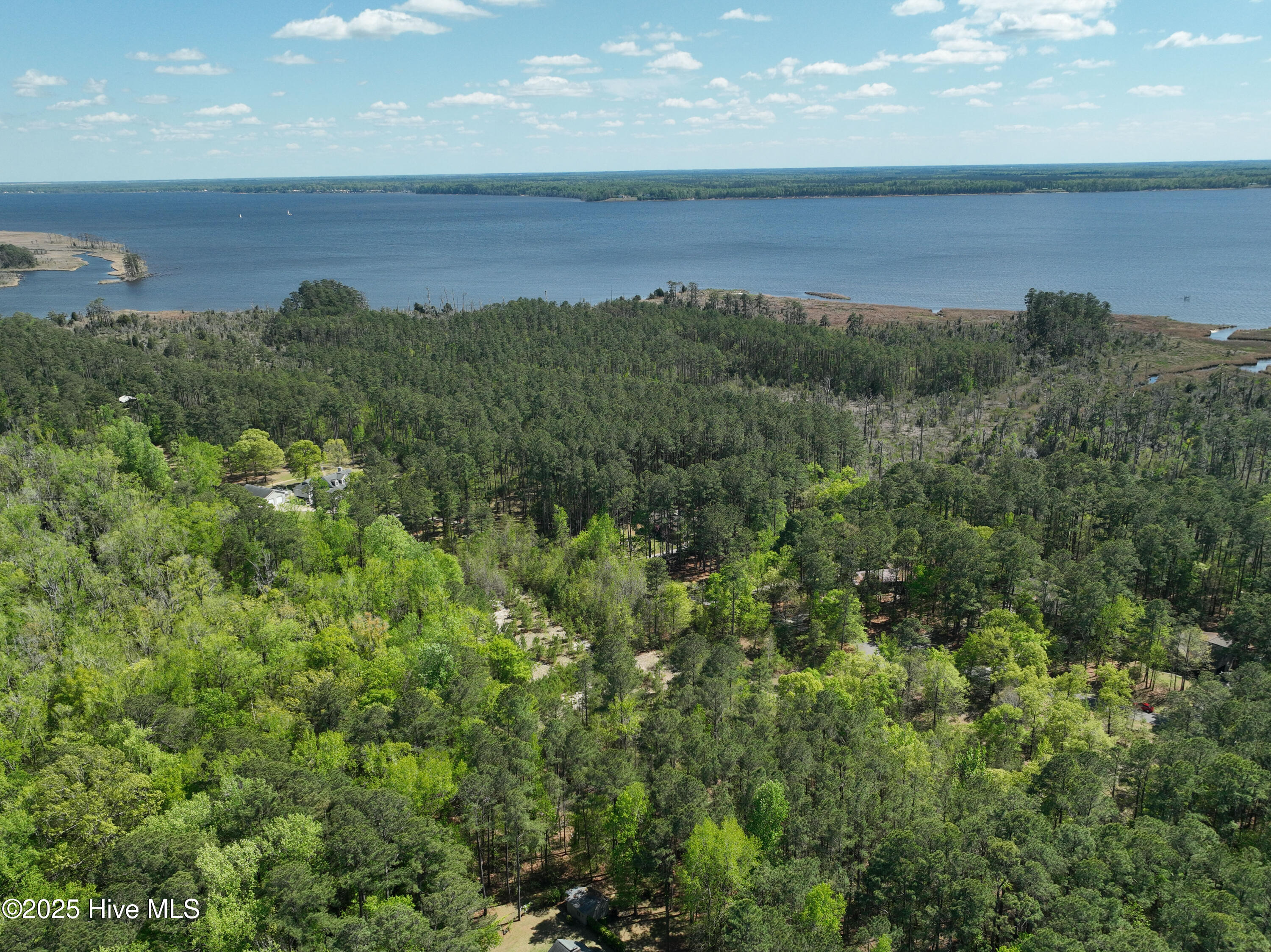 609 Pamlico River Drive Property Photo 7