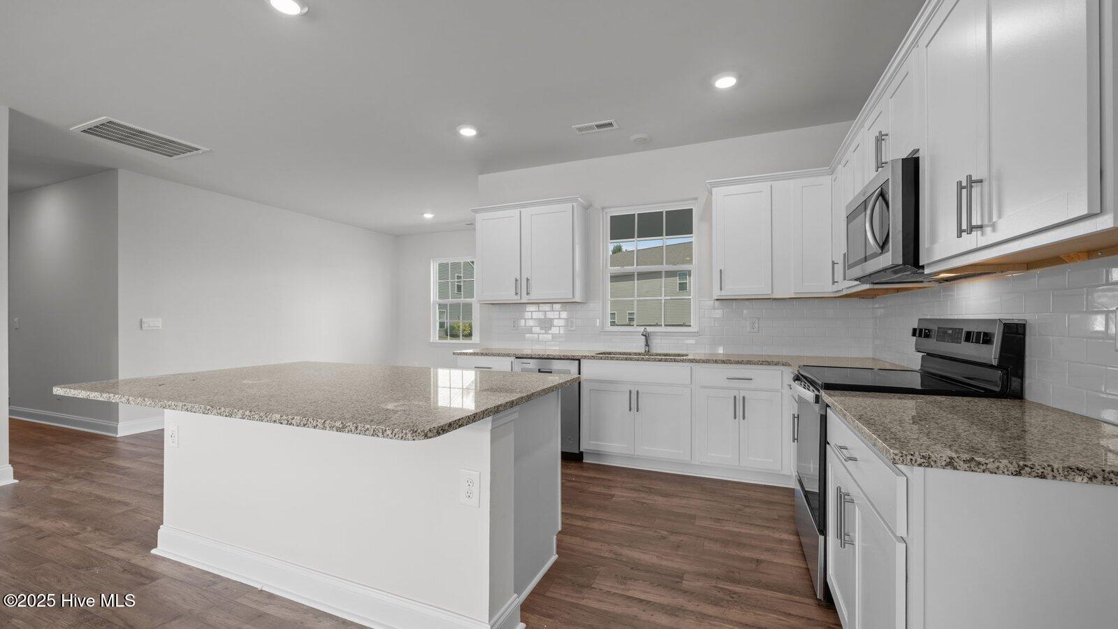 513 Lake Tyler Drive Property Photo 11