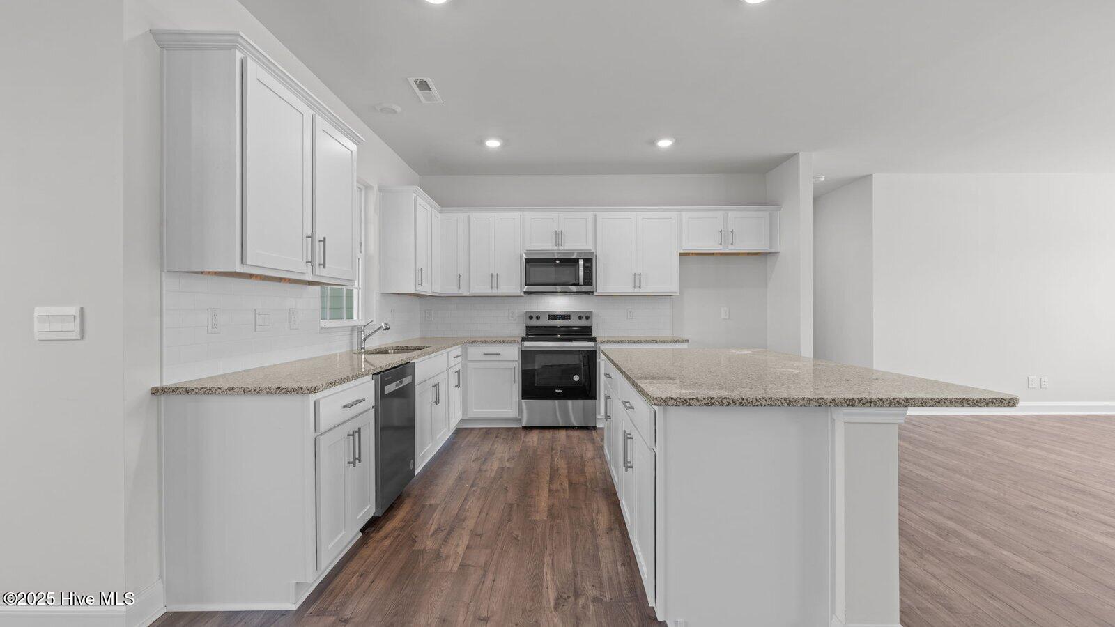 513 Lake Tyler Drive Property Photo 13