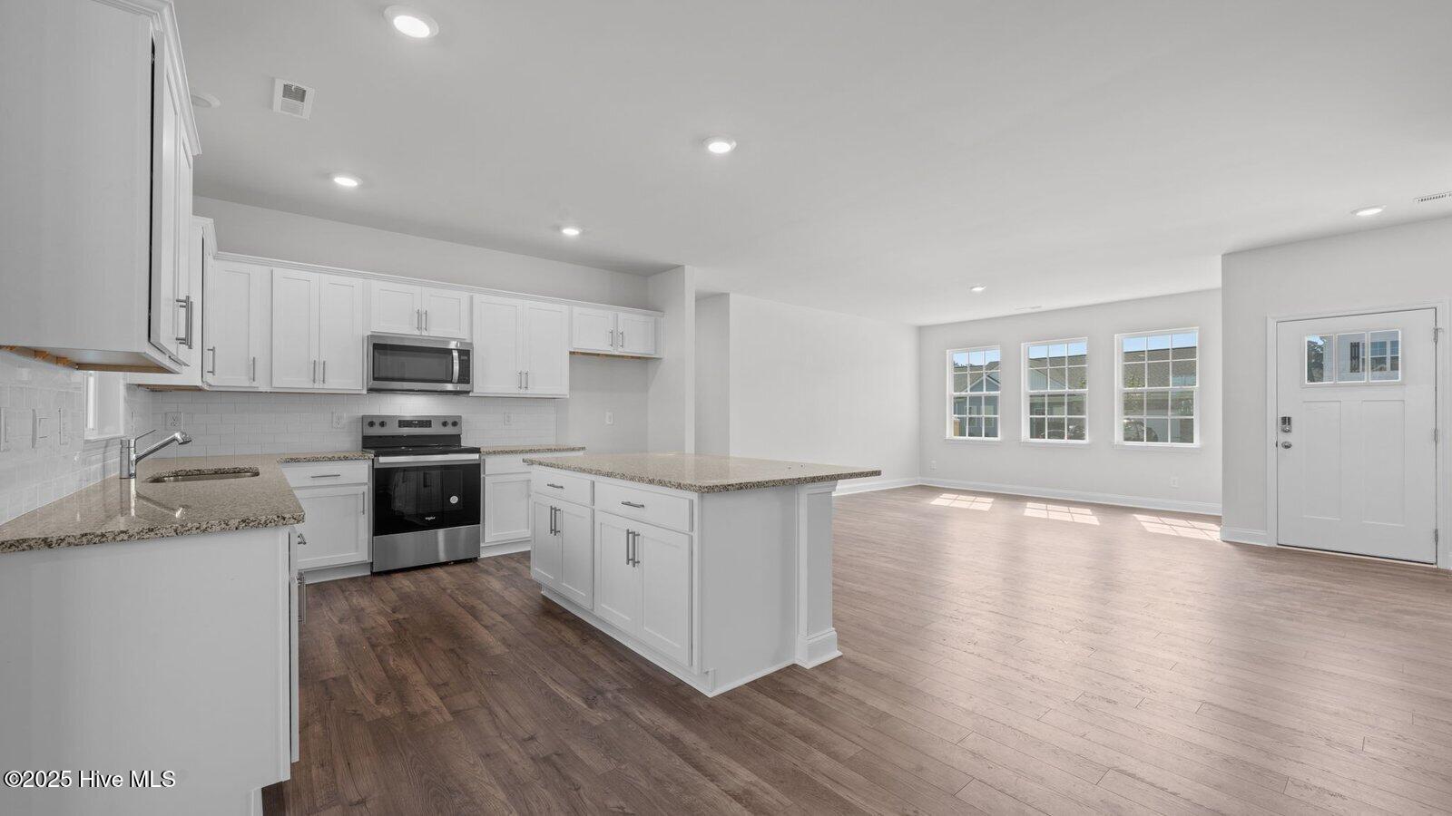 513 Lake Tyler Drive Property Photo 14