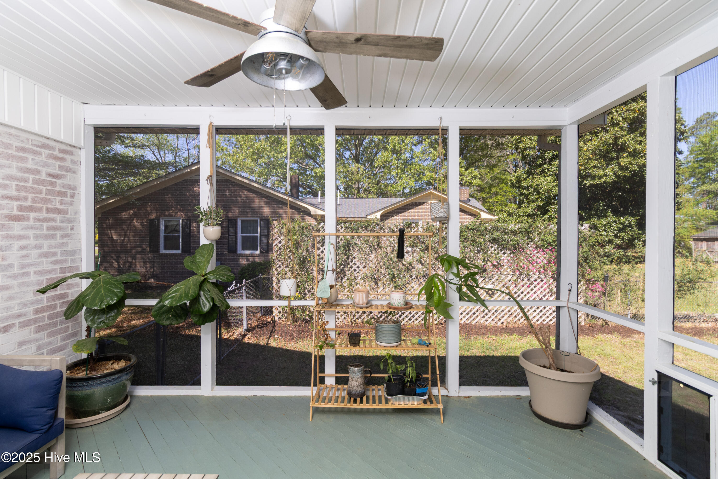 206 Robin Lane Property Photo 33