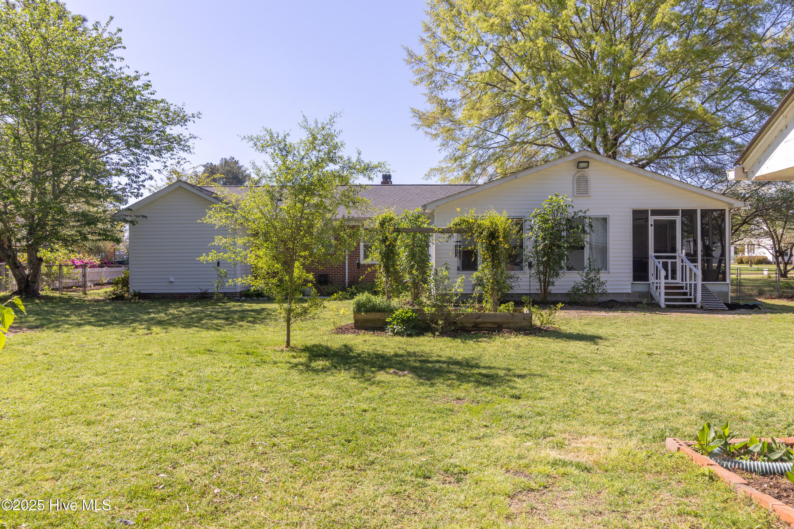 206 Robin Lane Property Photo 37