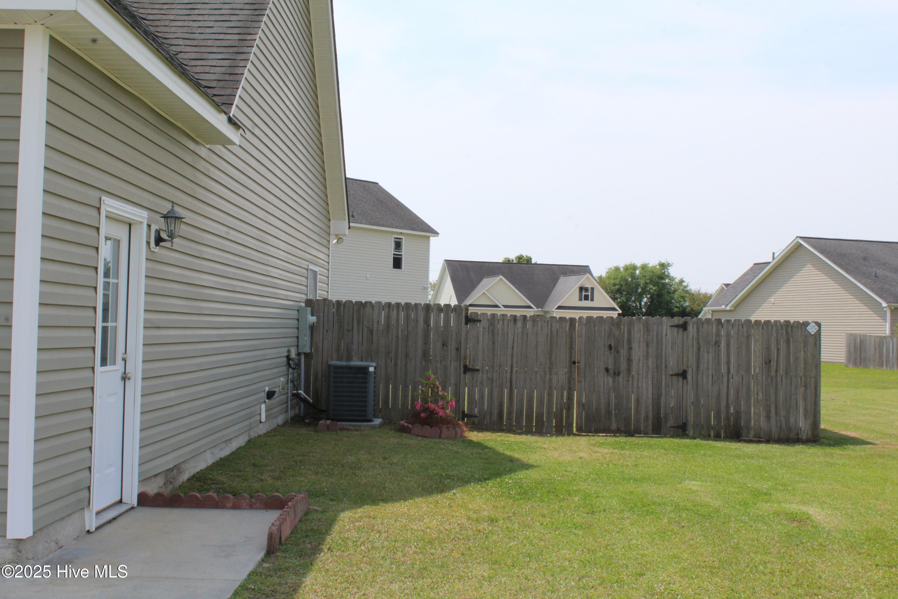 107 Pinyon Lane Property Photo 4