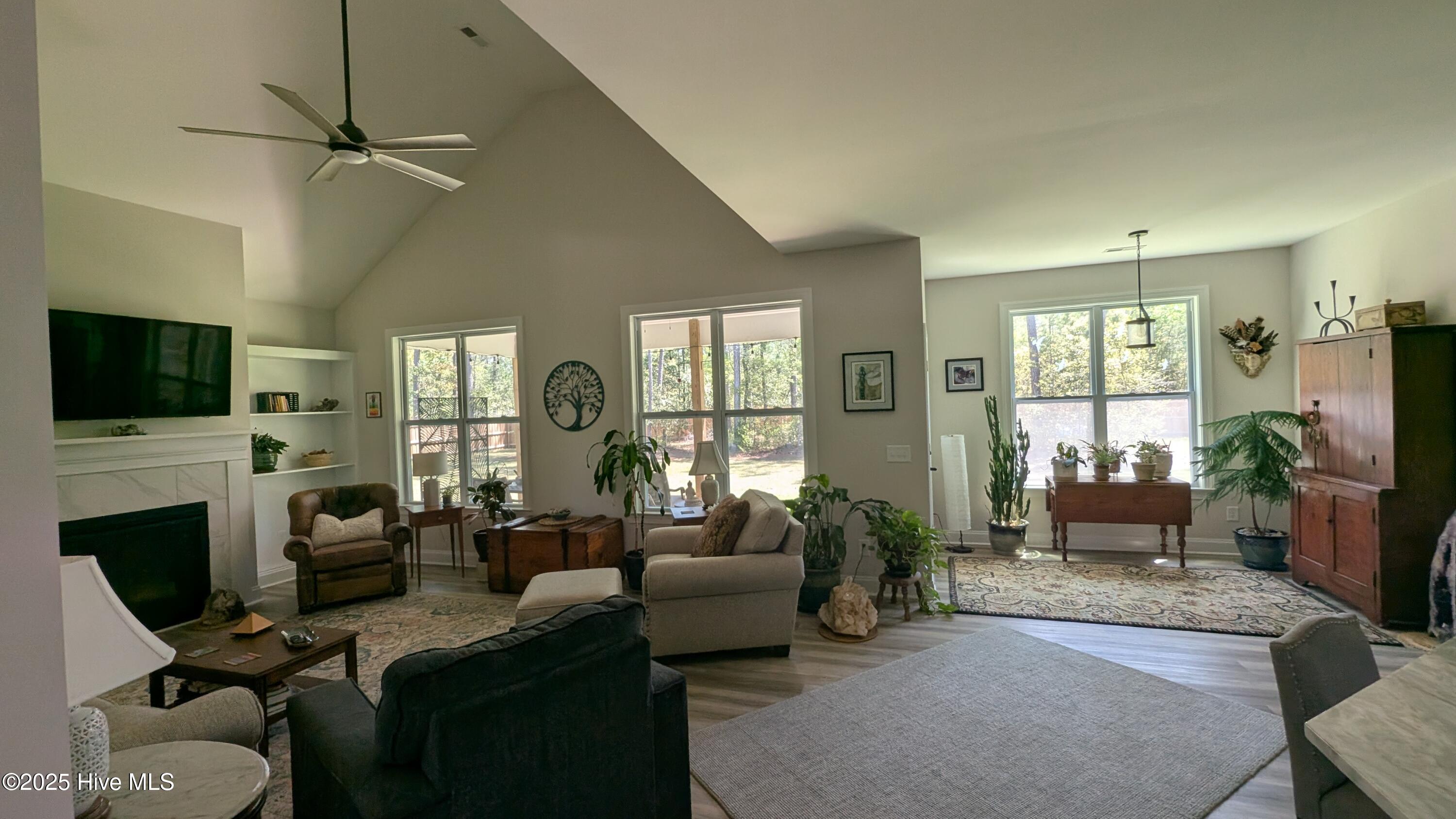 42 N Beatrice Drive Property Photo 6