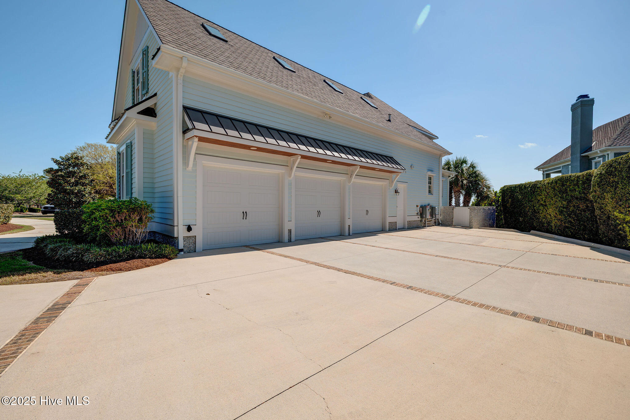 1101 Harborway Place Property Photo 4