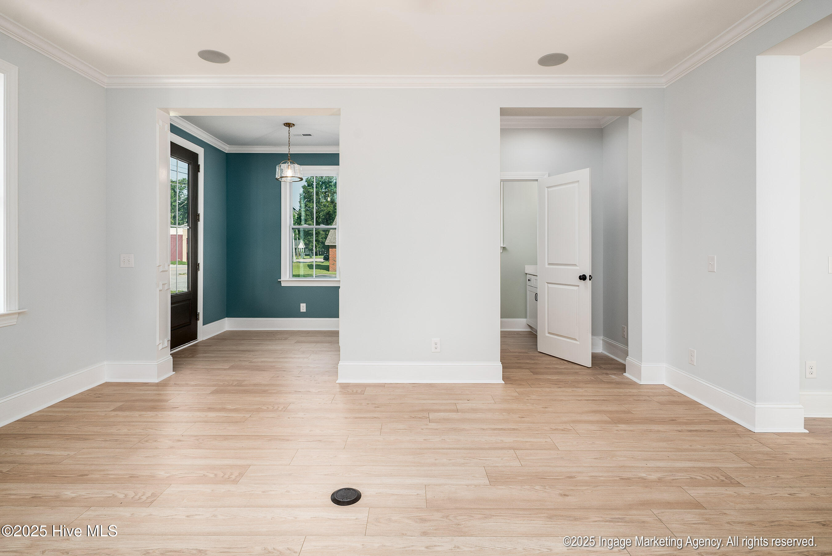 3846 West Wilson Street Property Photo 16