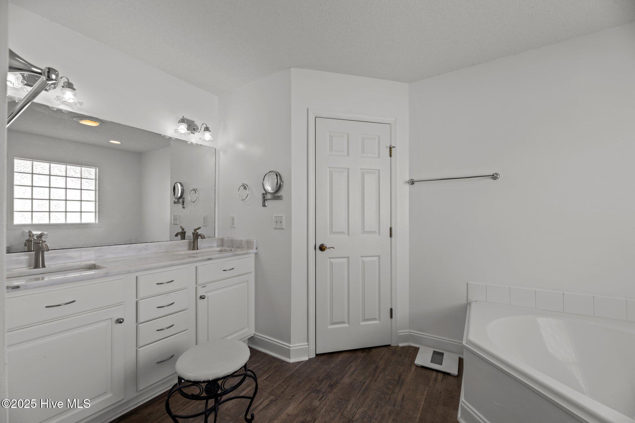 107 Banks Drive Property Photo 23