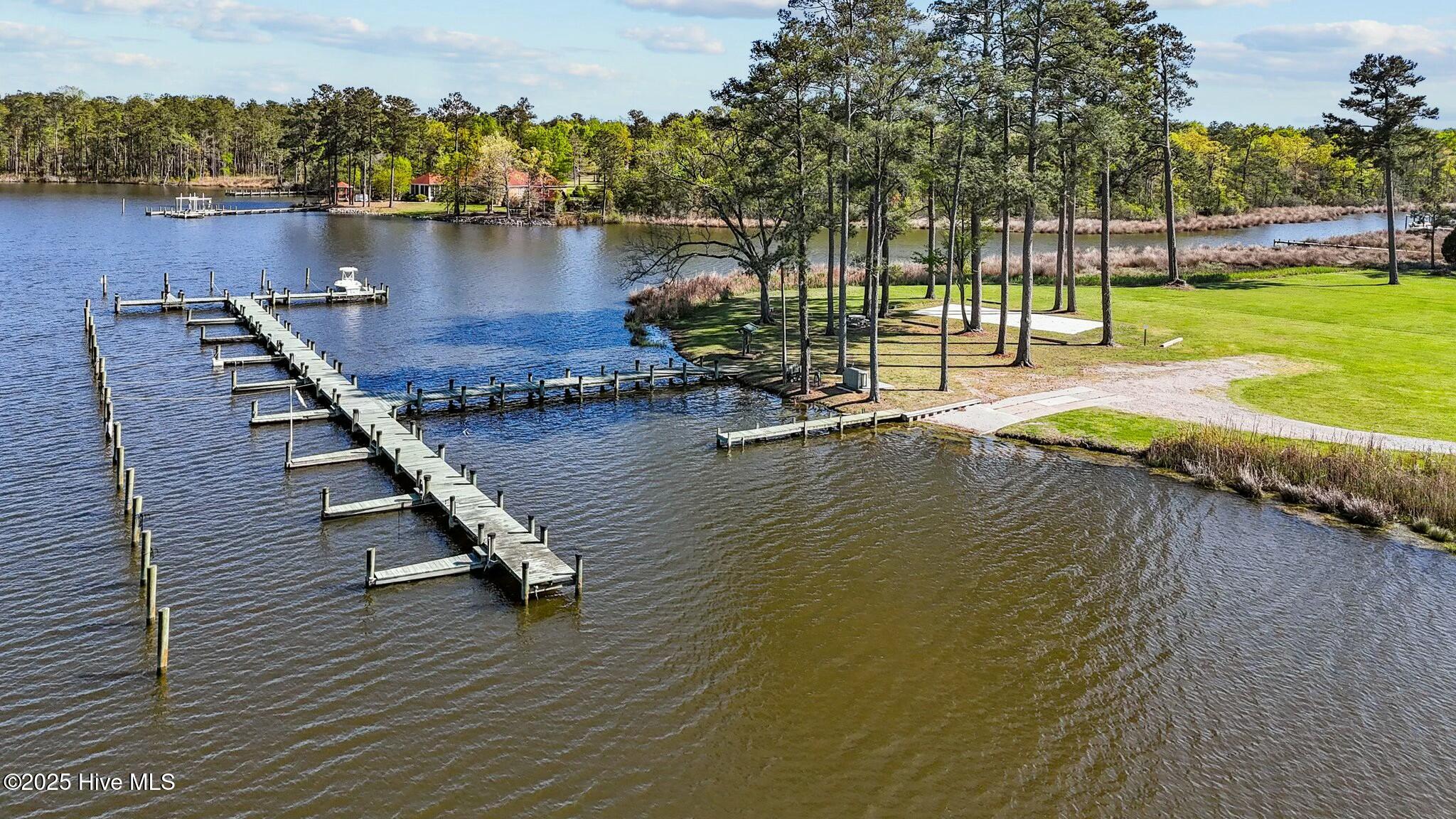 46 North Creek Drive Property Photo 16