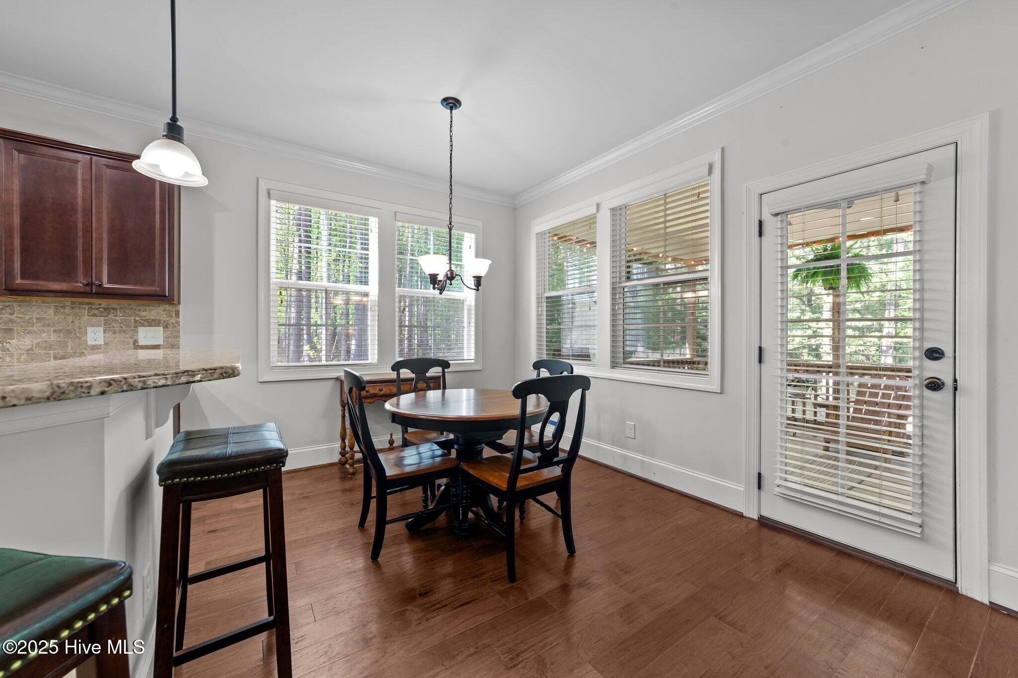 64 Thousand Oaks Court Property Photo 9