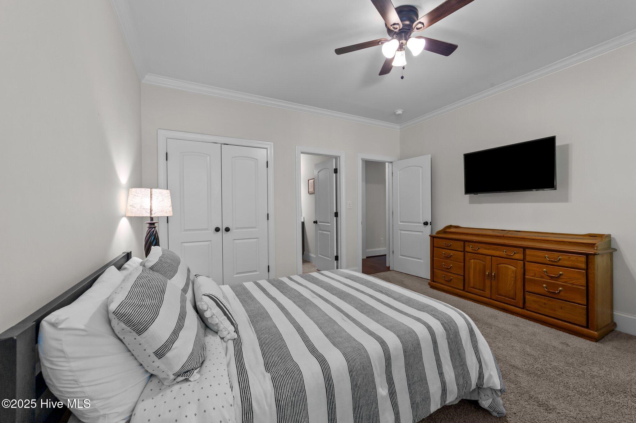 64 Thousand Oaks Court Property Photo 18