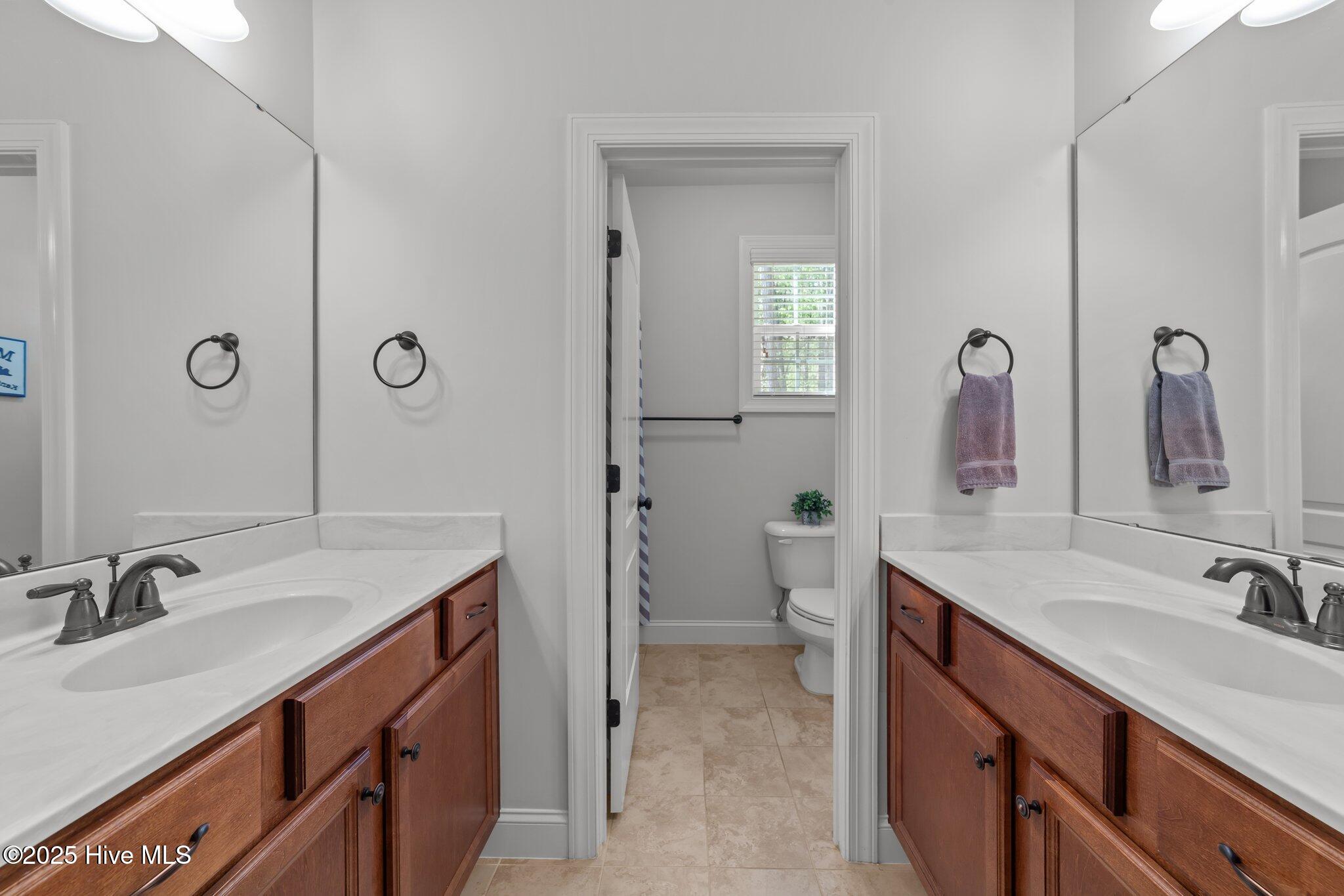 64 Thousand Oaks Court Property Photo 28