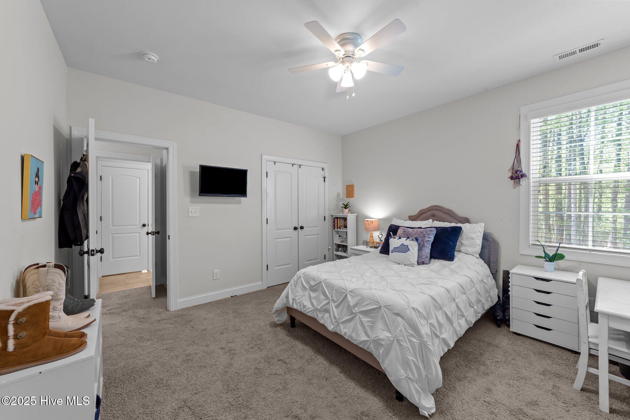 64 Thousand Oaks Court Property Photo 31