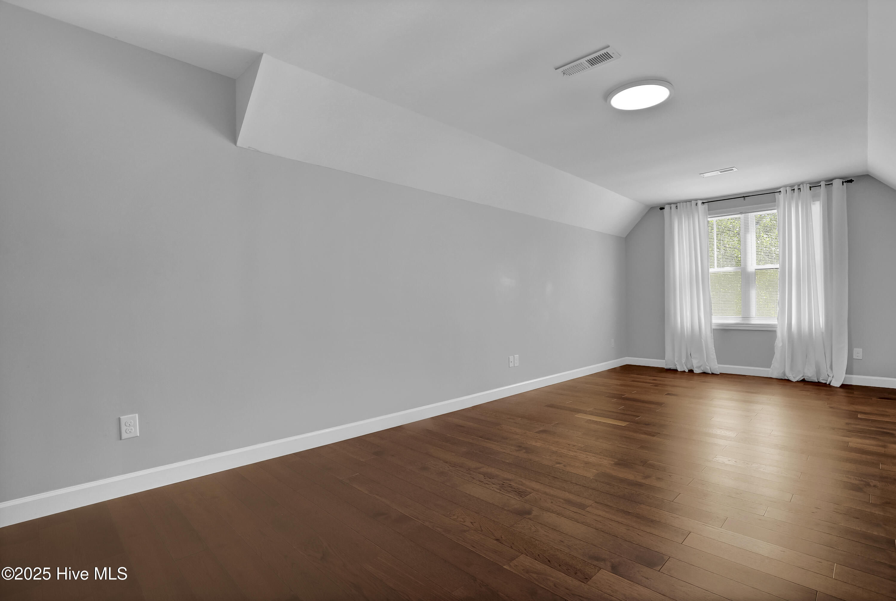 106 Pagoda Court Property Photo 38