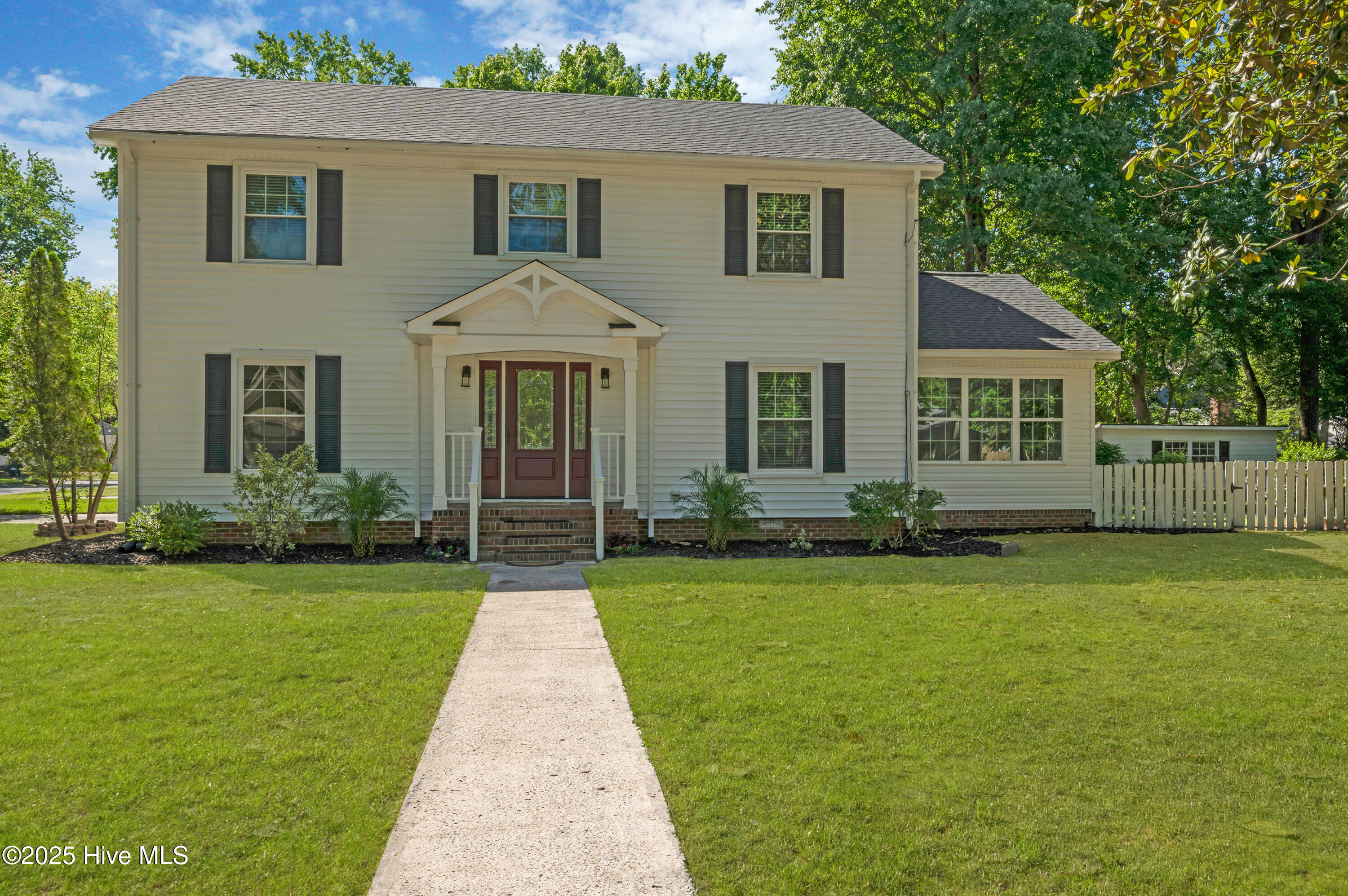 401 Club Pines Drive Property Photo