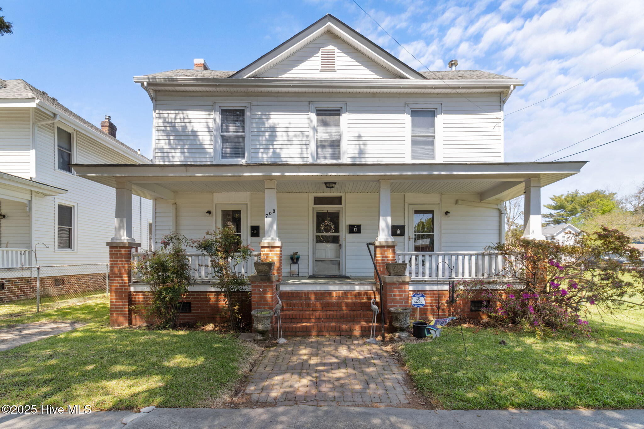 703 1st Street Property Photo 1