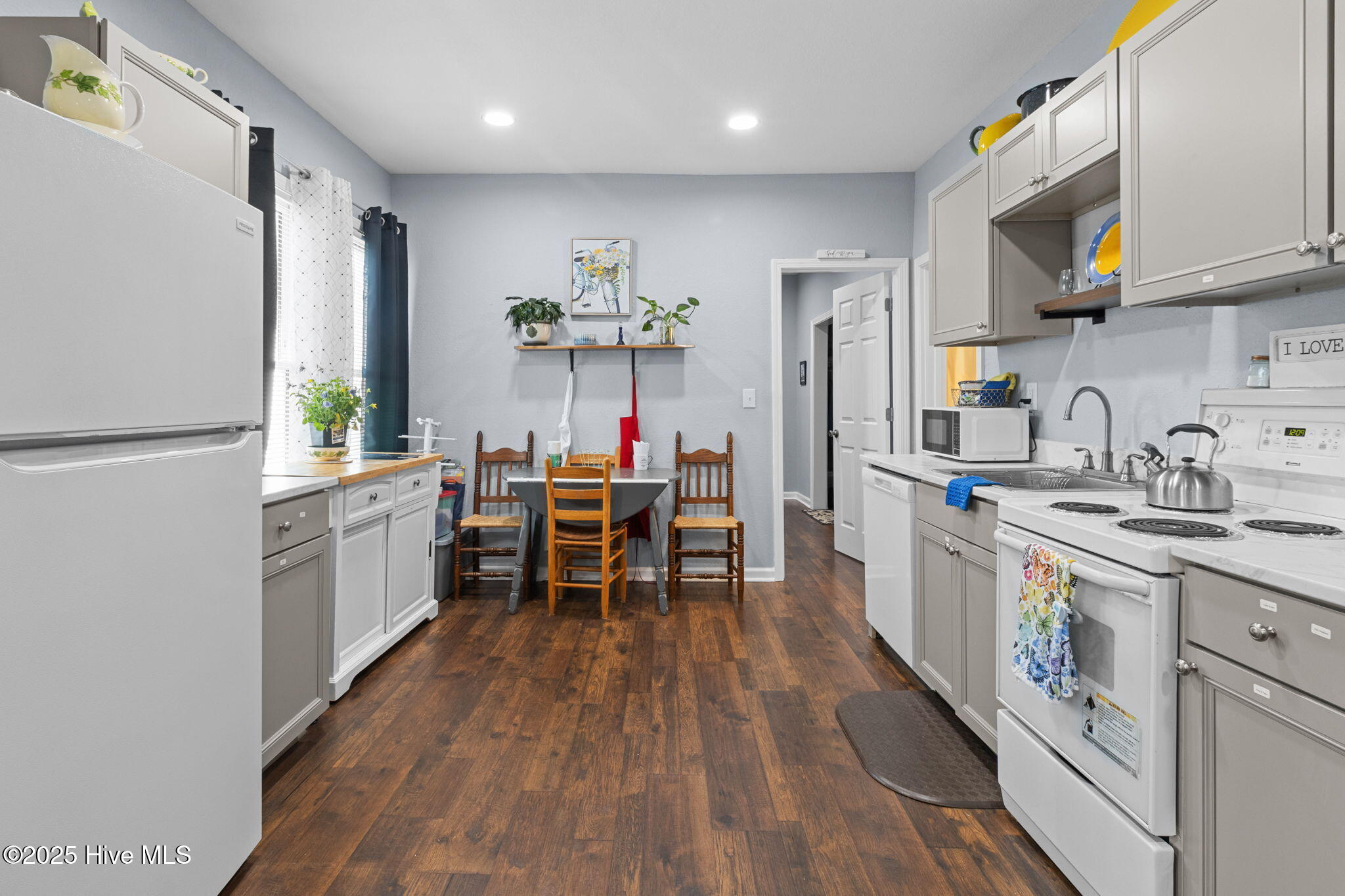 703 1st Street Property Photo 14