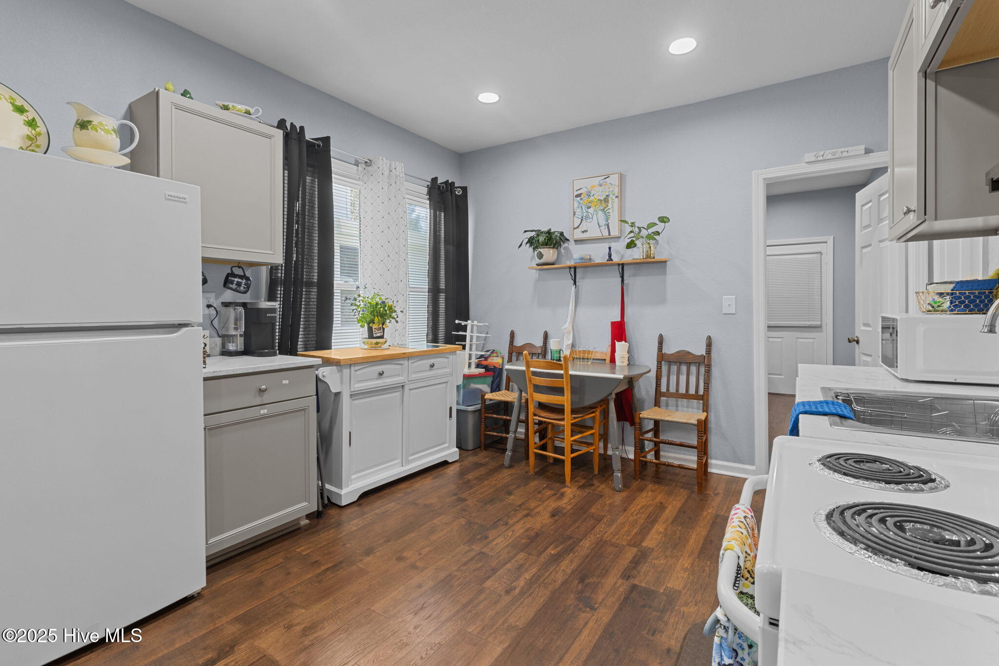 703 1st Street Property Photo 16