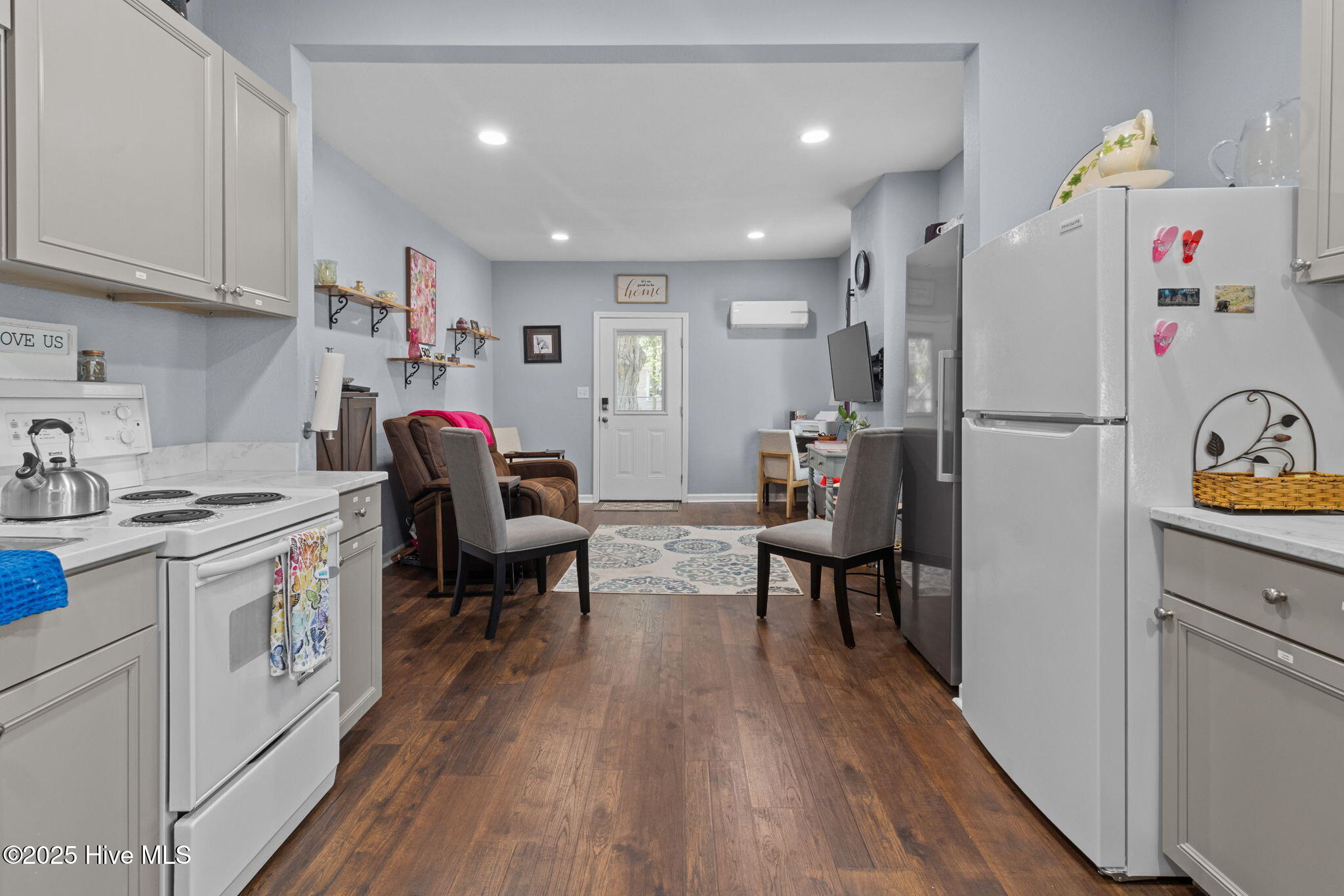 703 1st Street Property Photo 17