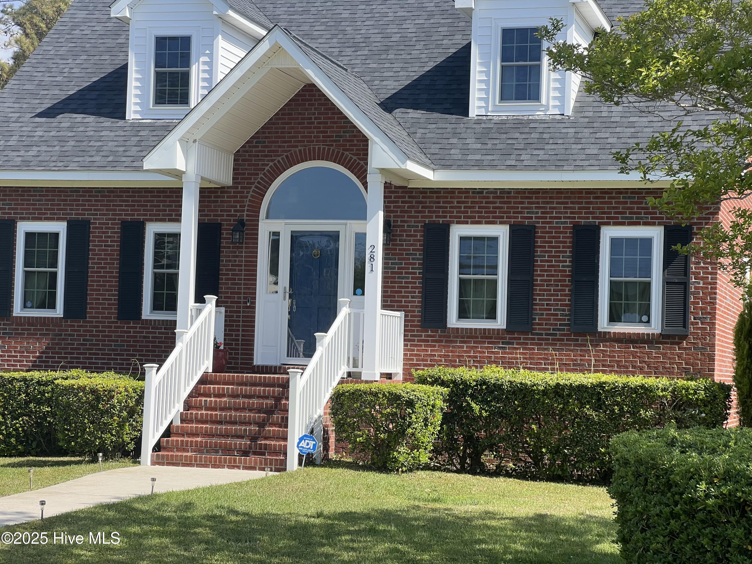 281 Bay Run Property Photo 5