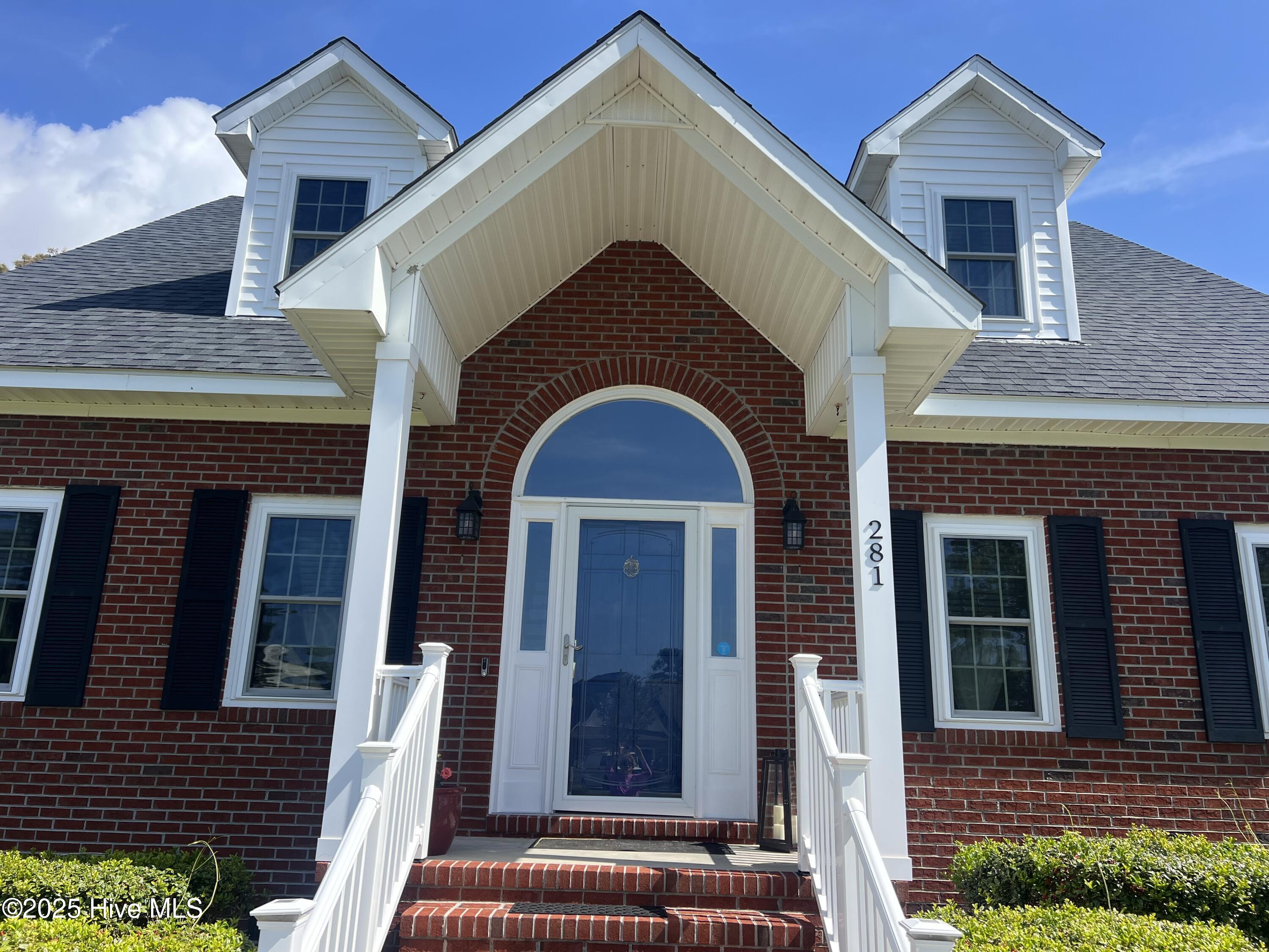281 Bay Run Property Photo 6