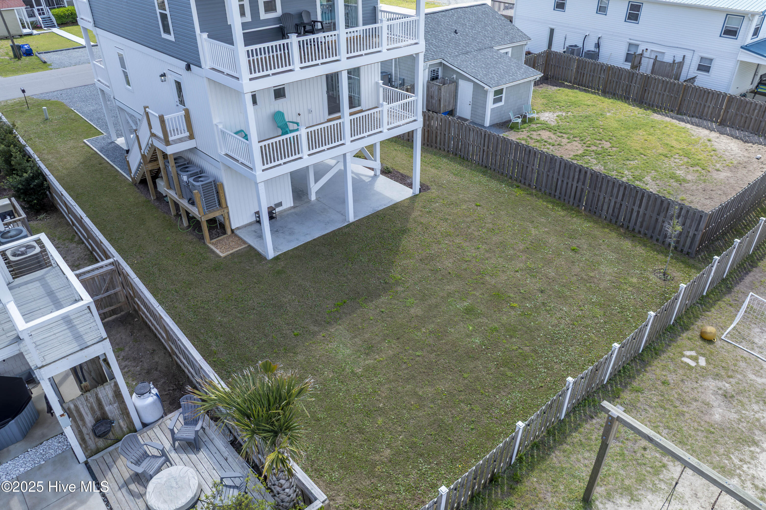 513 N Topsail Drive Property Photo 4
