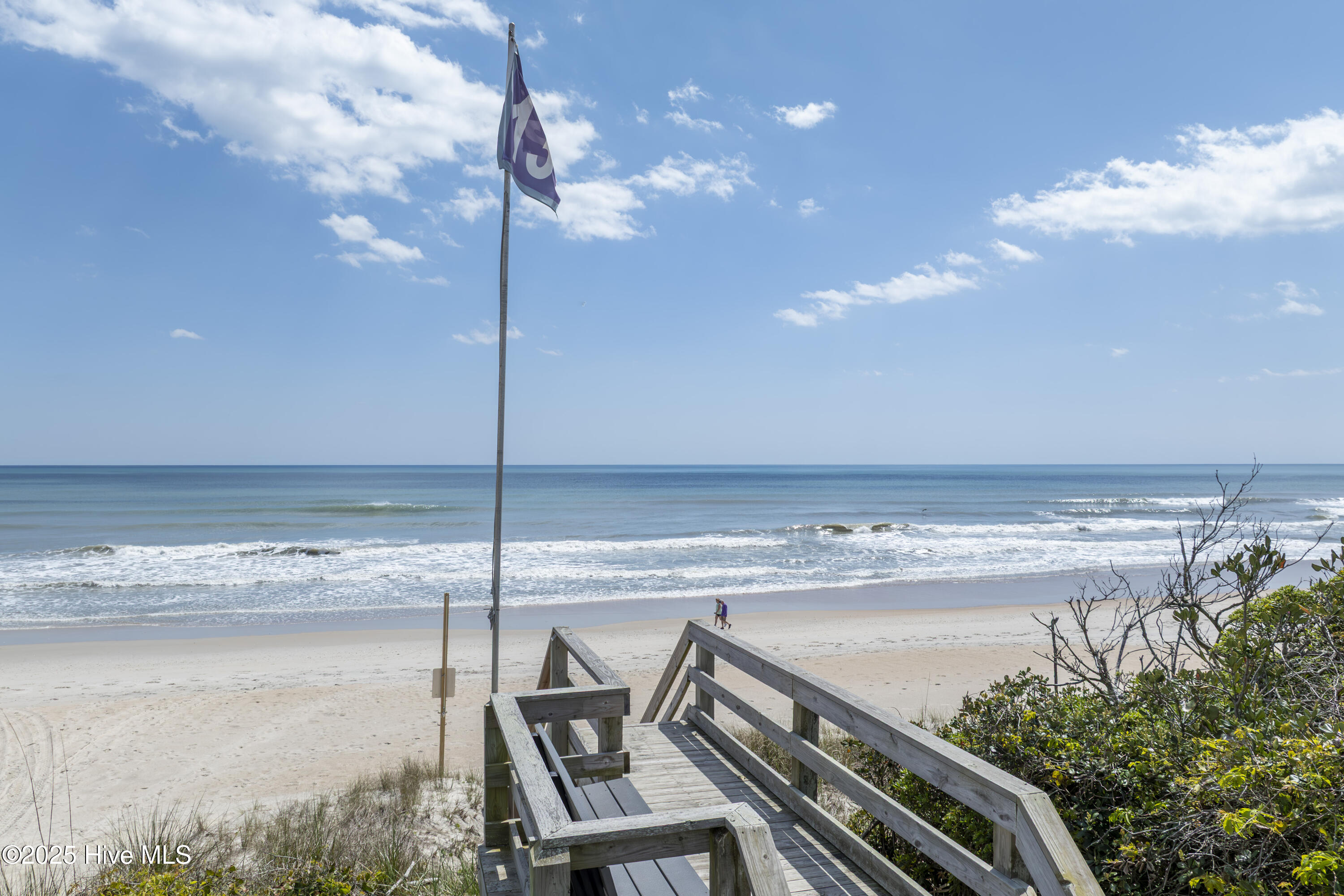 513 N Topsail Drive Property Photo 10