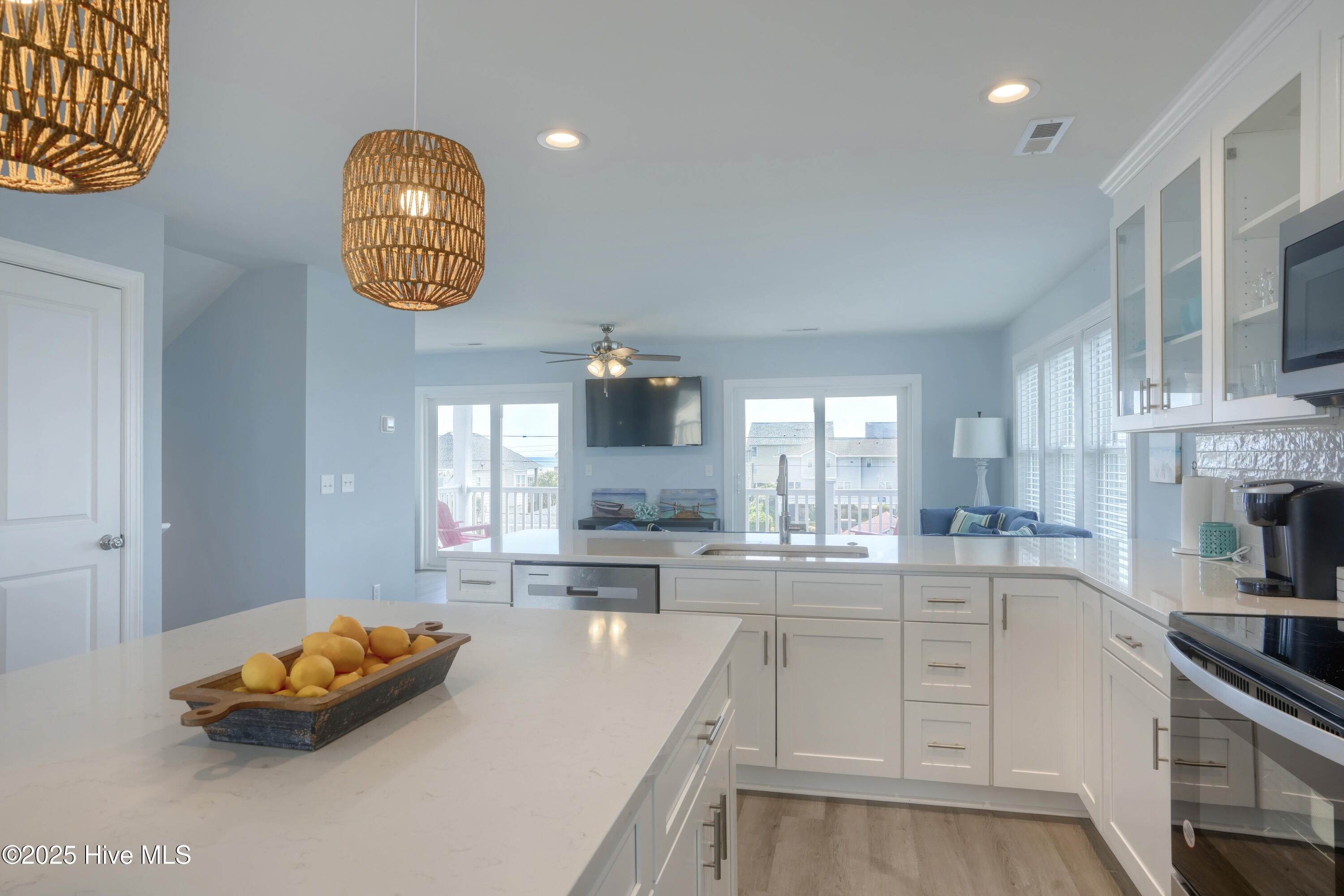 513 N Topsail Drive Property Photo 18