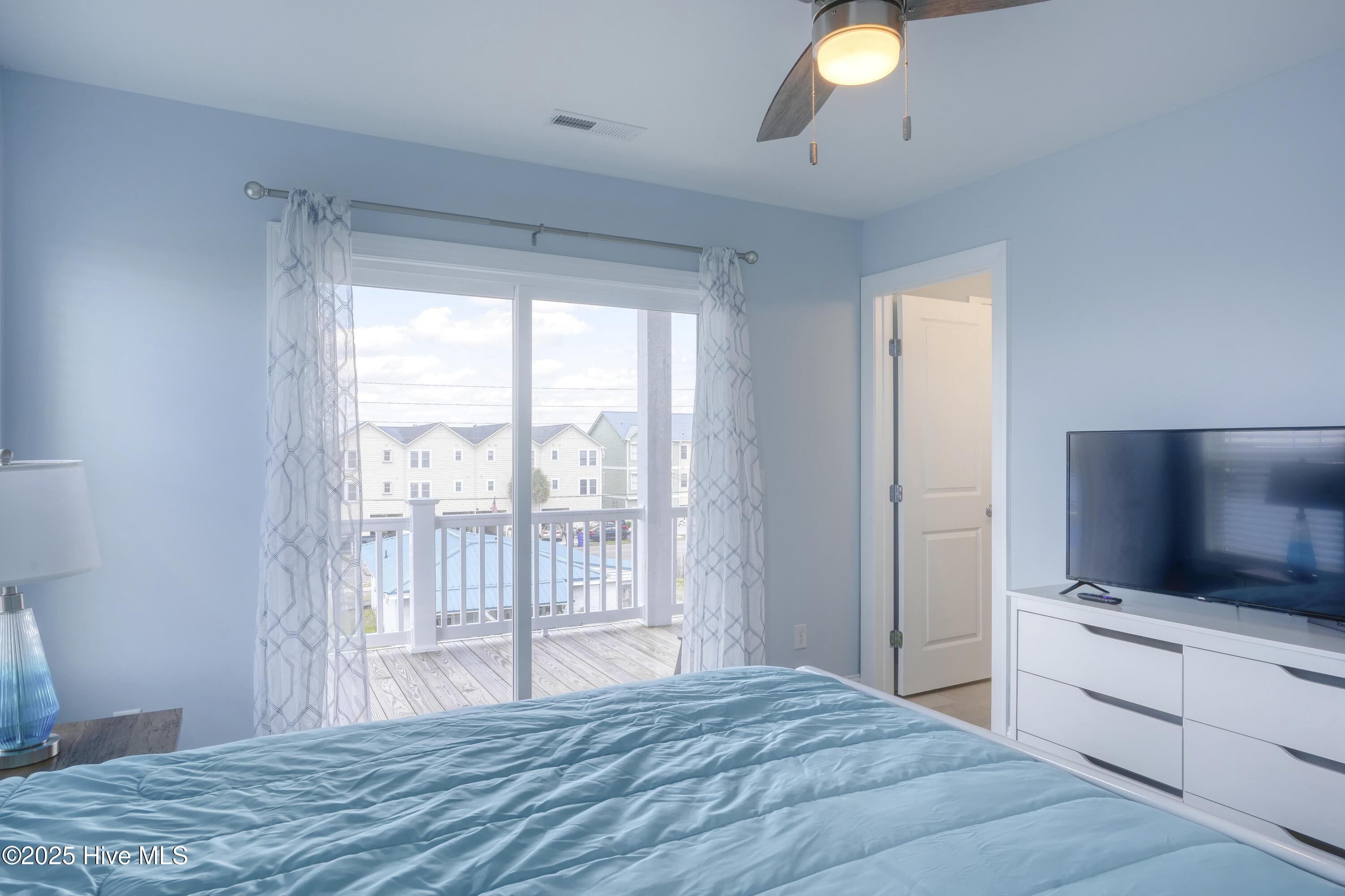 513 N Topsail Drive Property Photo 29