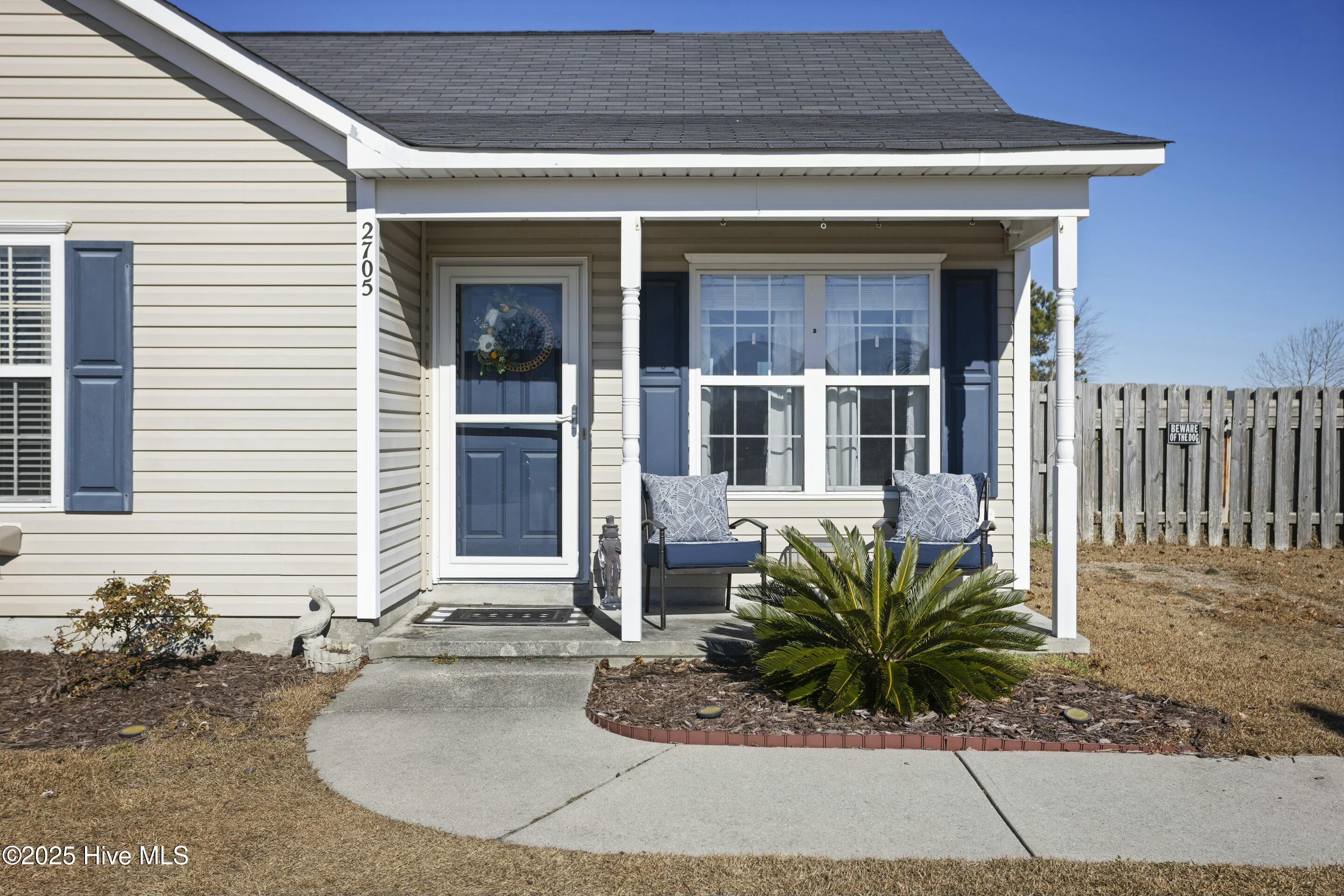 2705 Mascot Court Property Photo 3