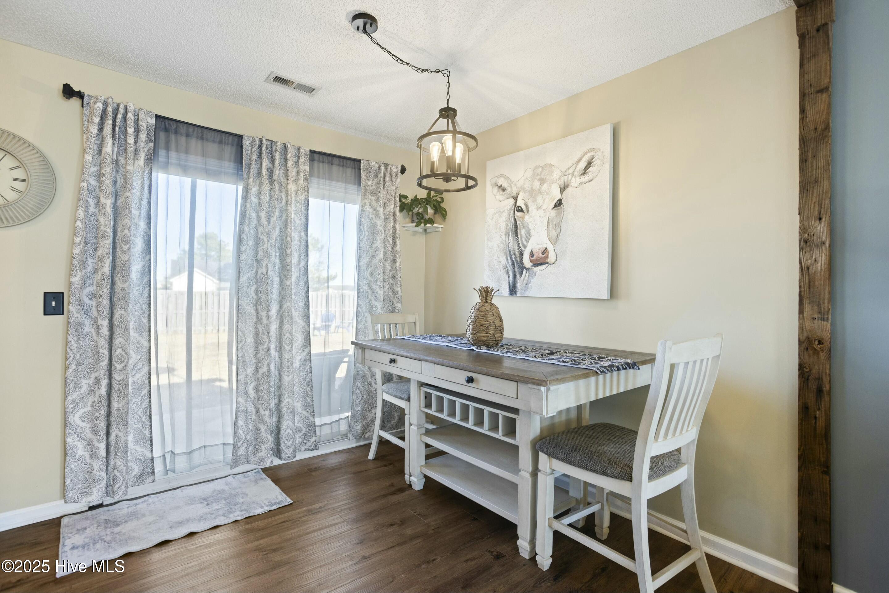 2705 Mascot Court Property Photo 9
