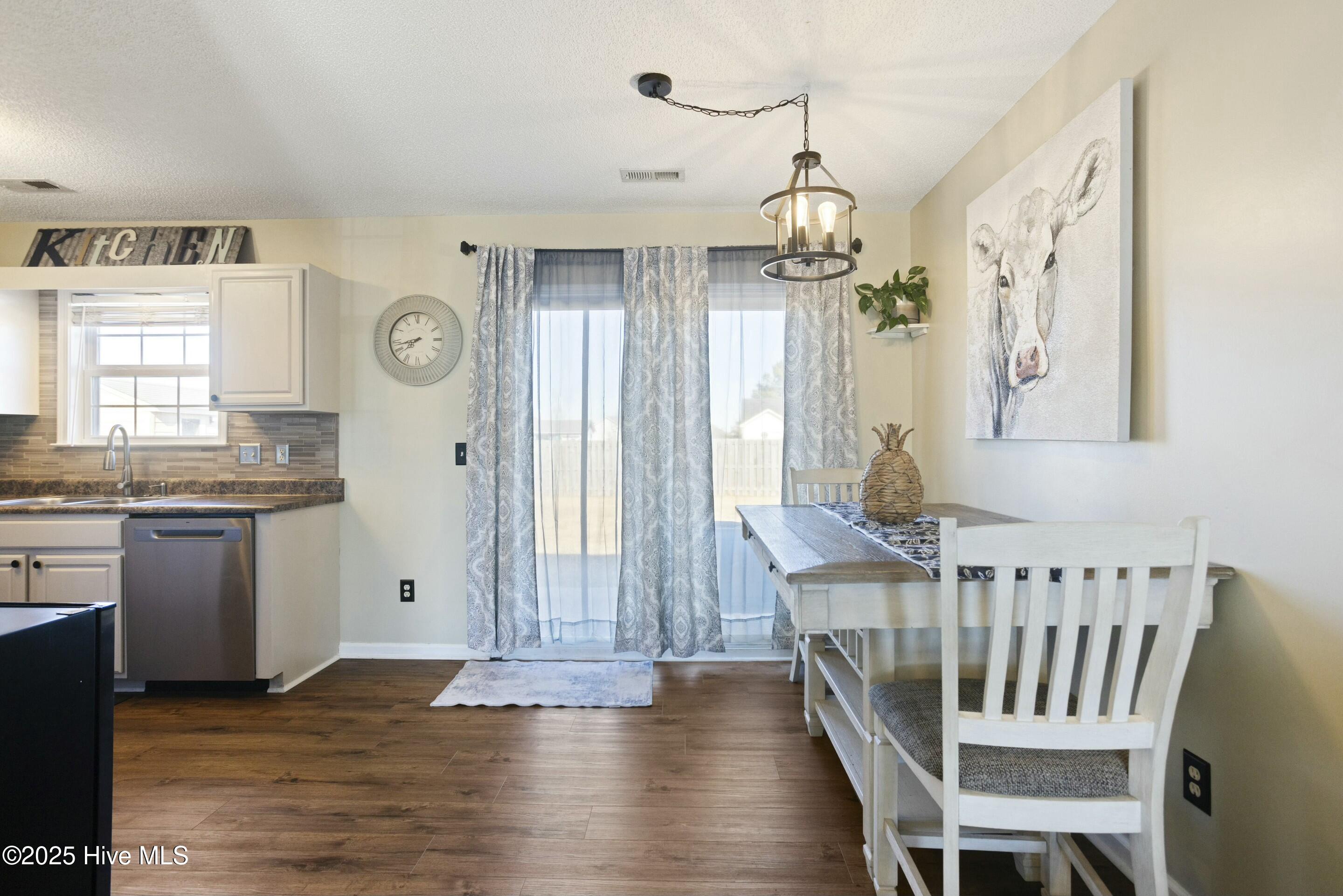 2705 Mascot Court Property Photo 10