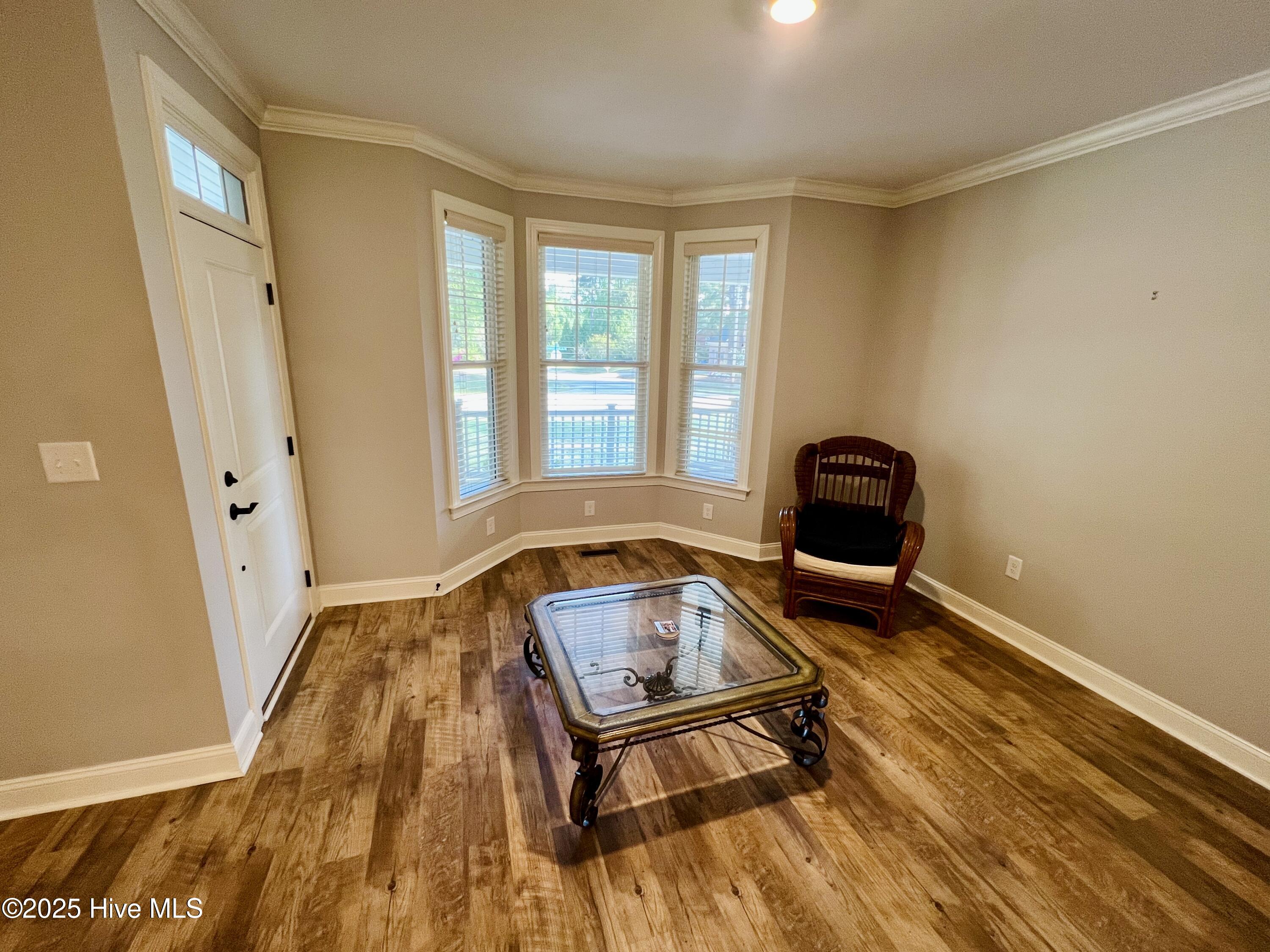 4915 Country Club Drive Property Photo 10