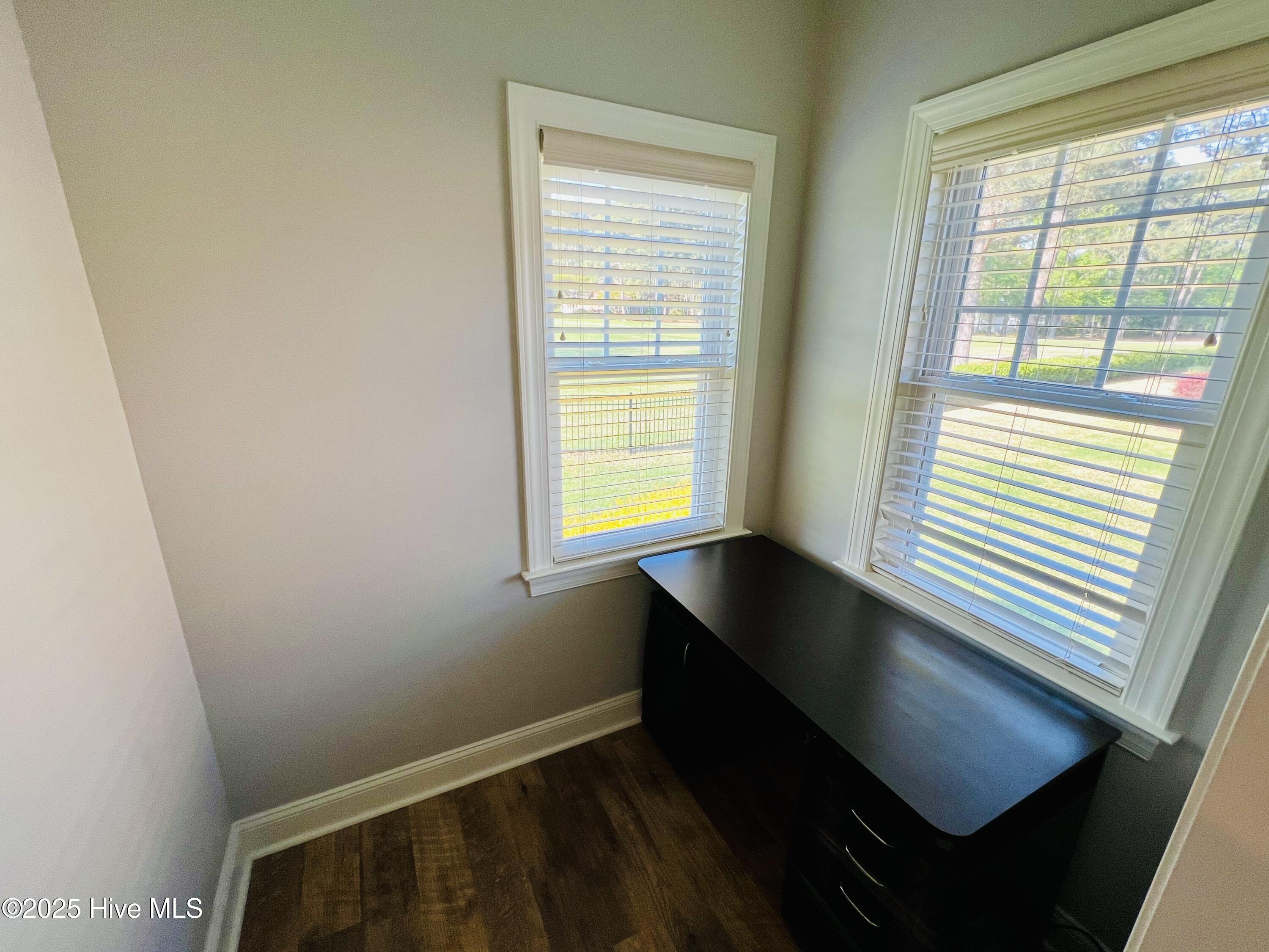 4915 Country Club Drive Property Photo 14